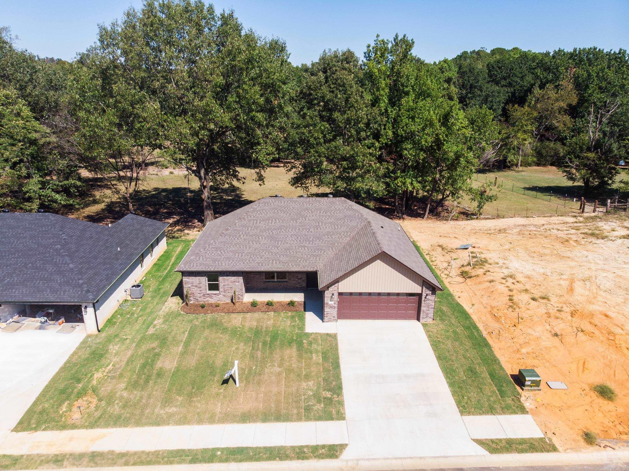 310 Millie Court — photo 2