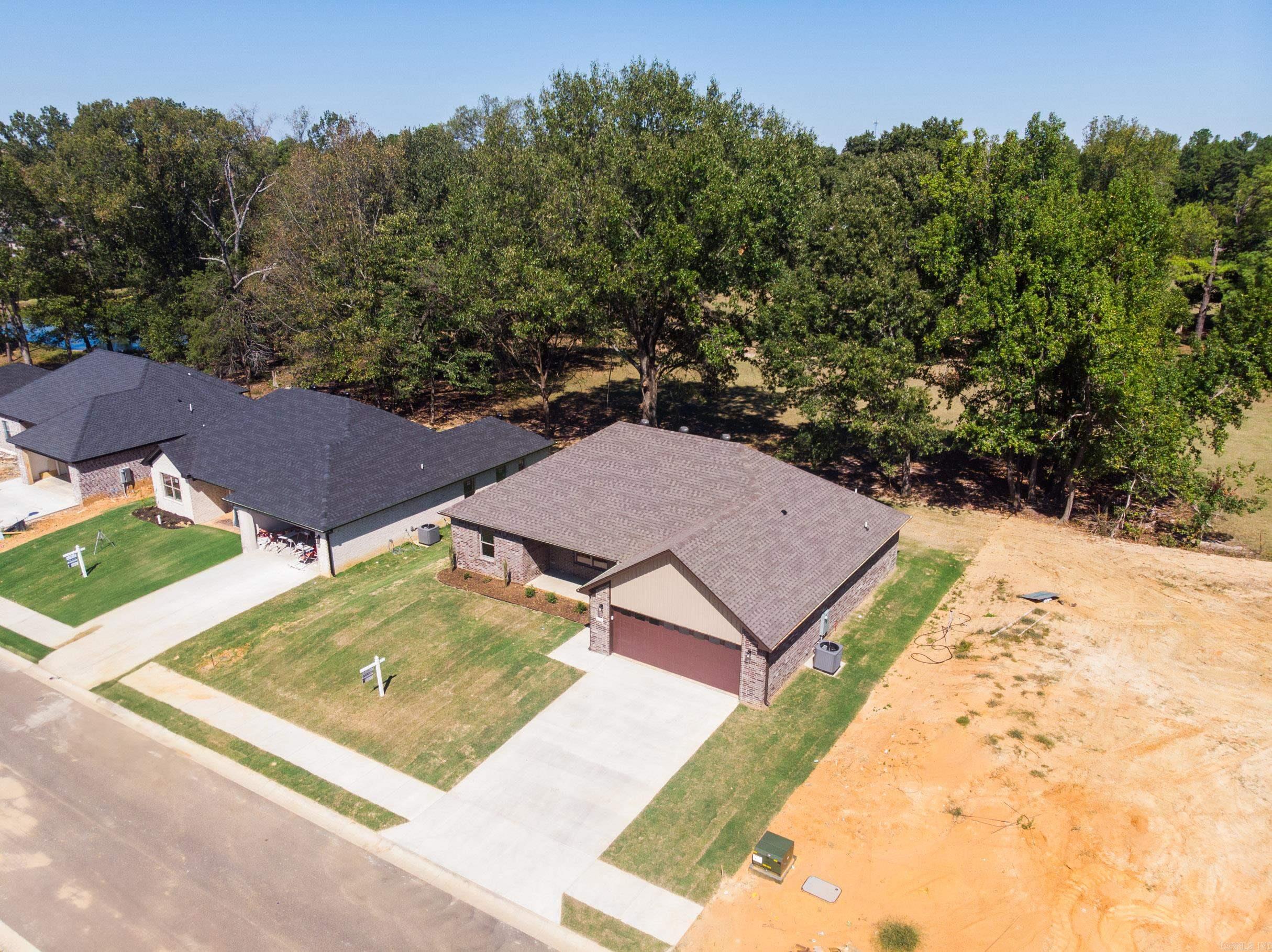 310 Millie Court — photo 4