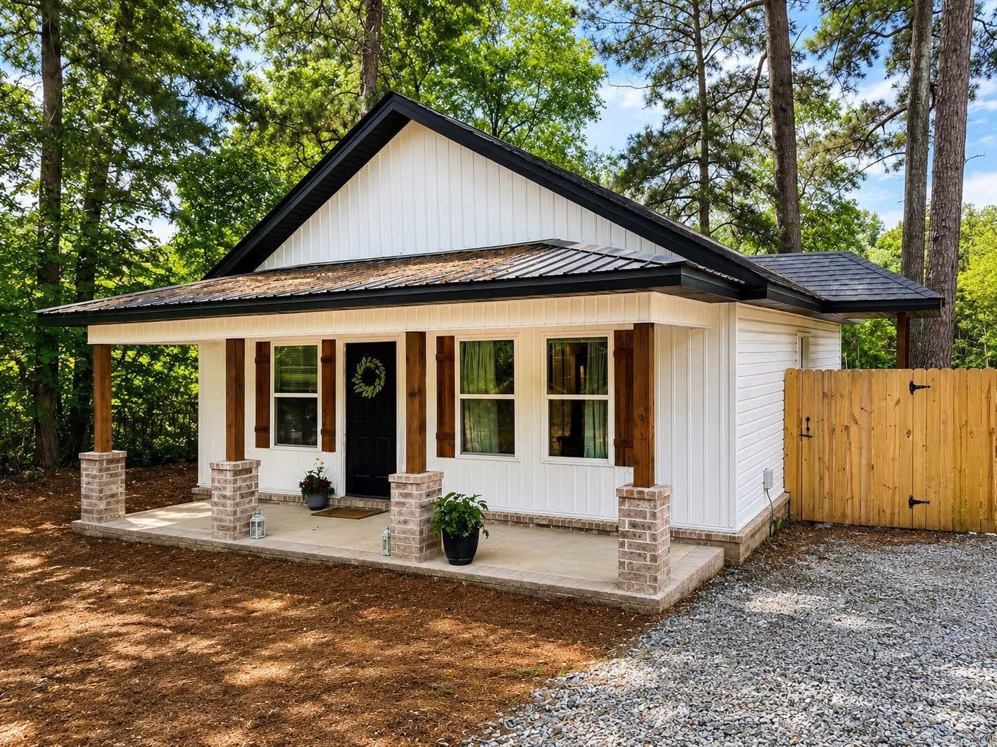 9 Horton Lane — exterior