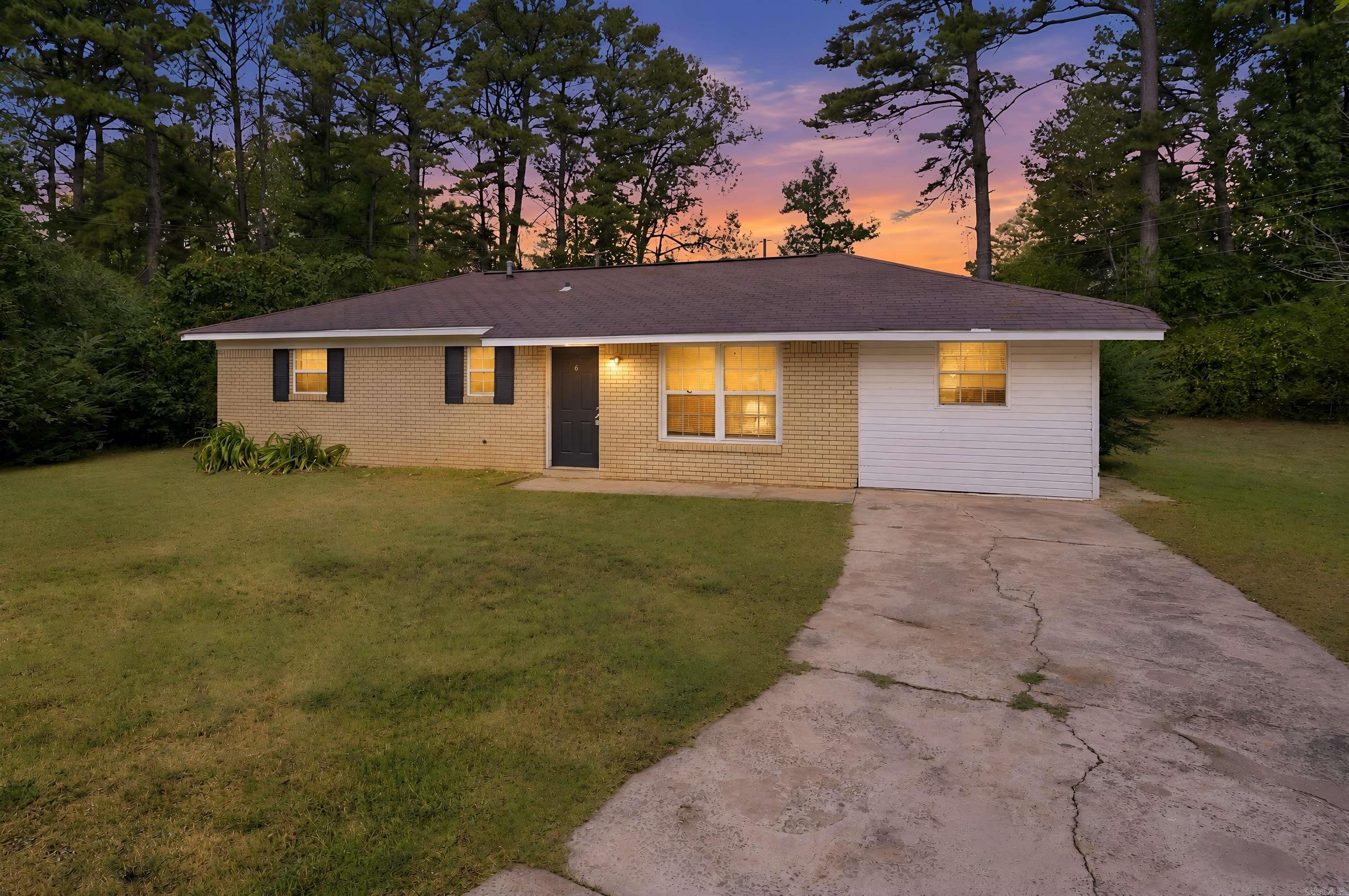 6 Betty Jean Circle — exterior
