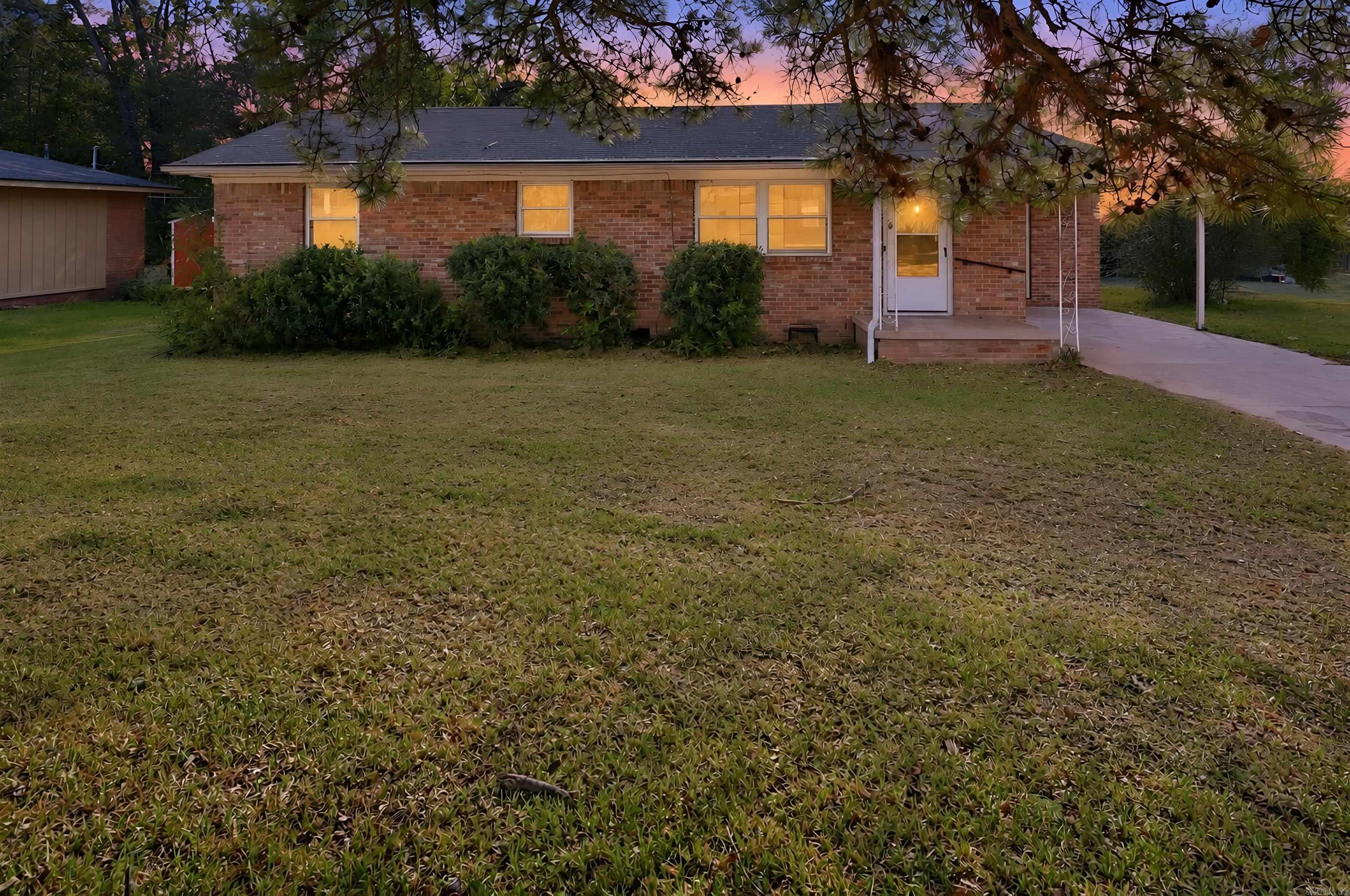 6217 Shady Brook Drive — exterior