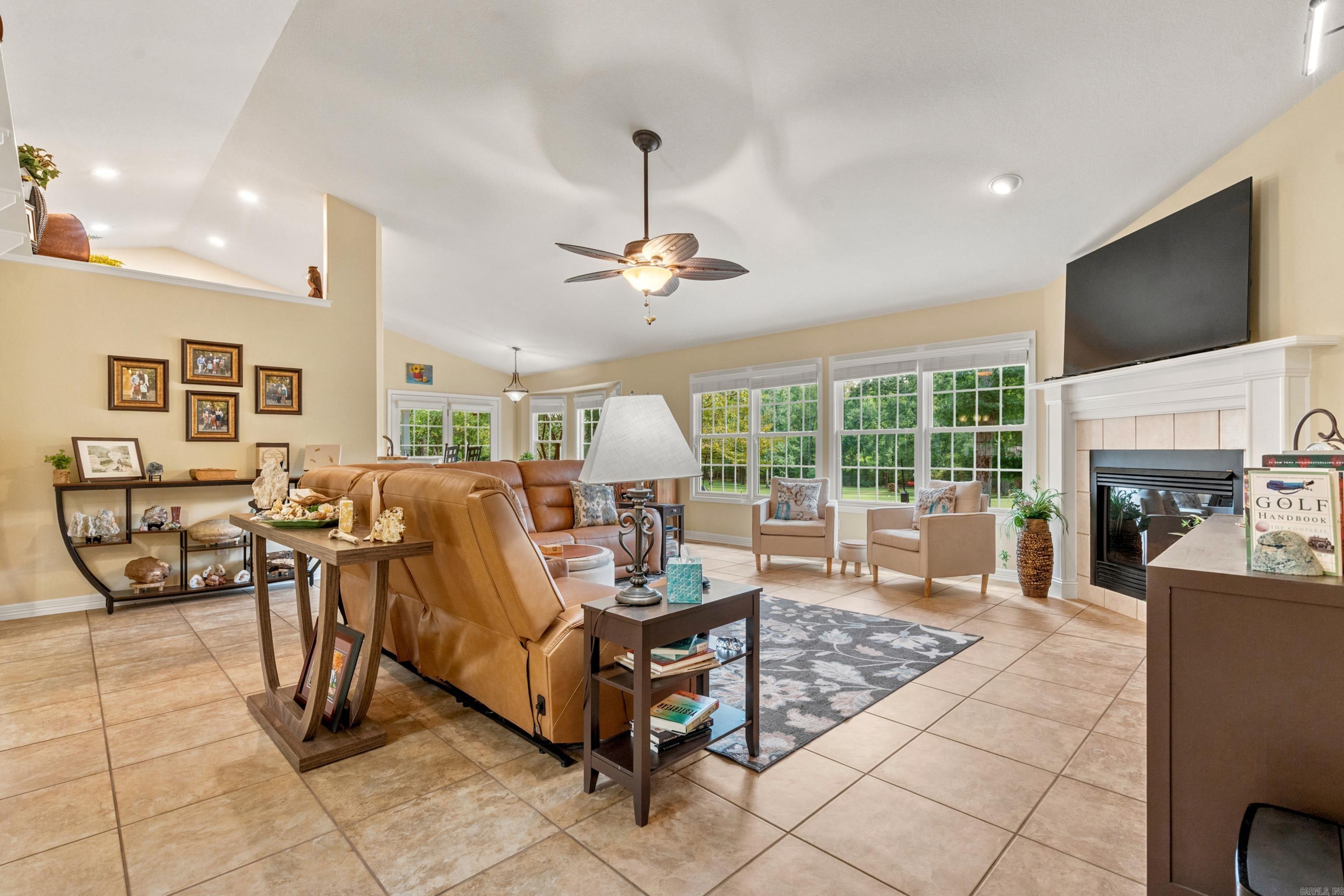 20 Hendaye  Hot Springs Village, AR