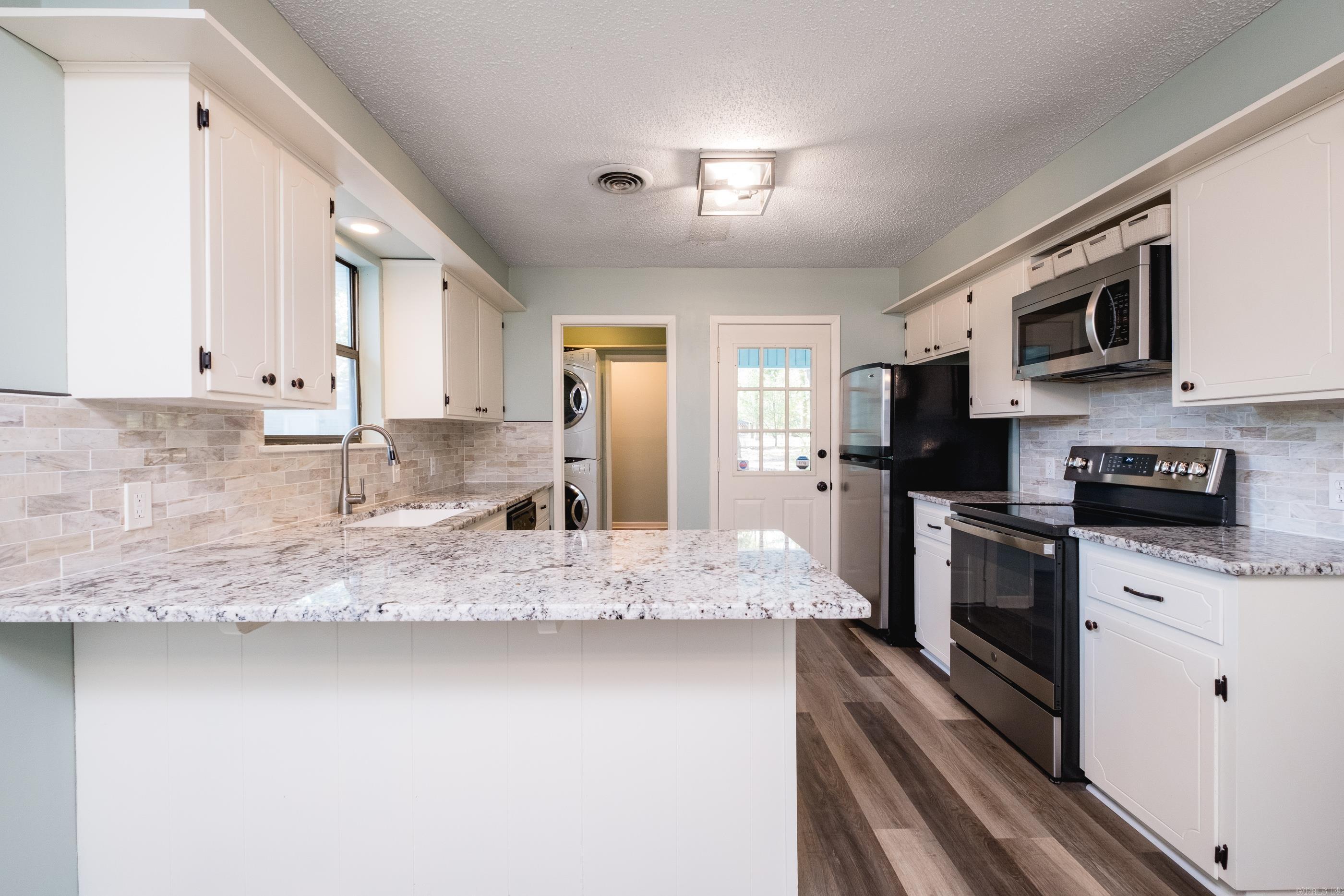 315 Oaklawn Circle — photo 3