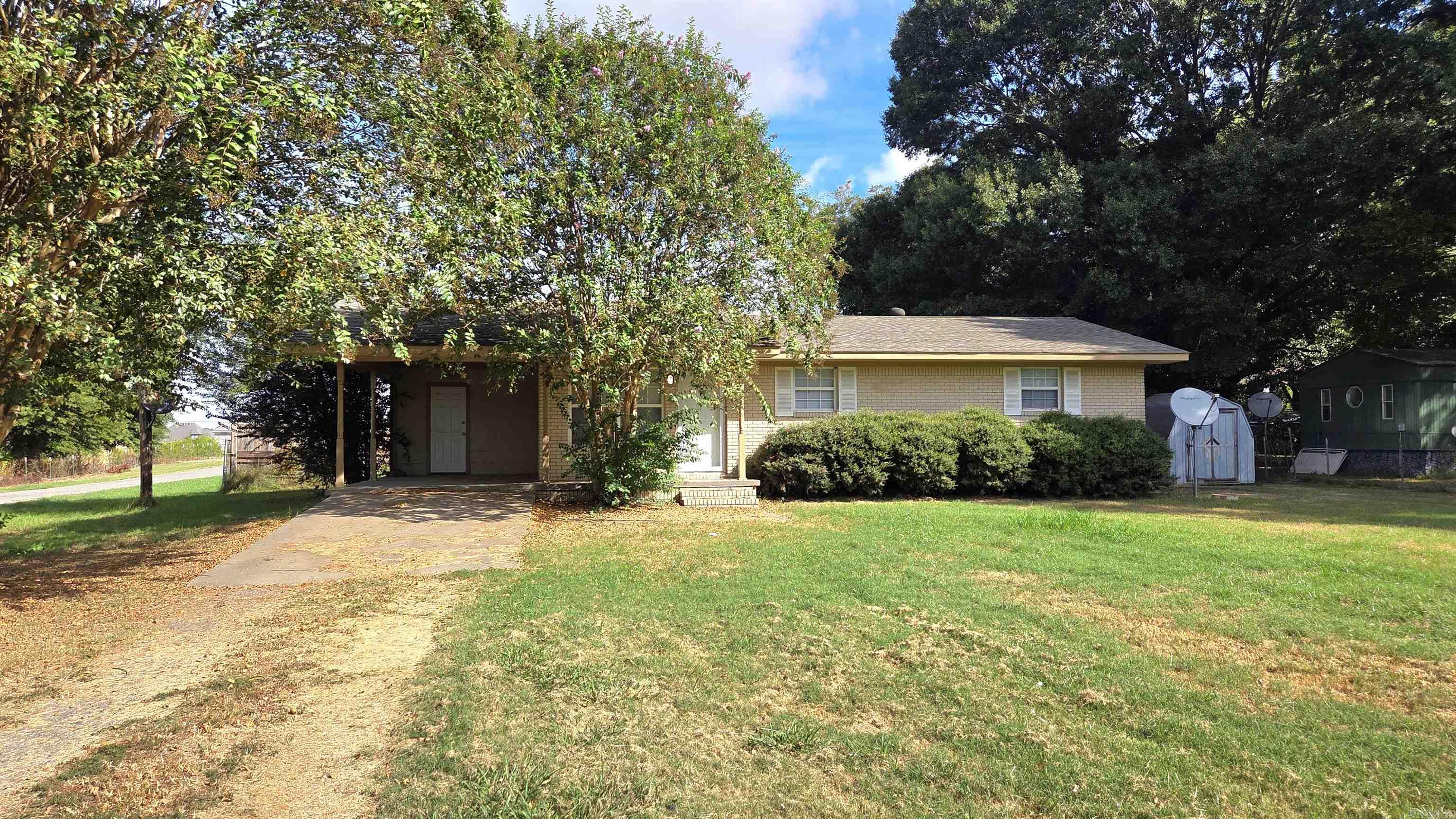 13801 Baucum Dr — exterior