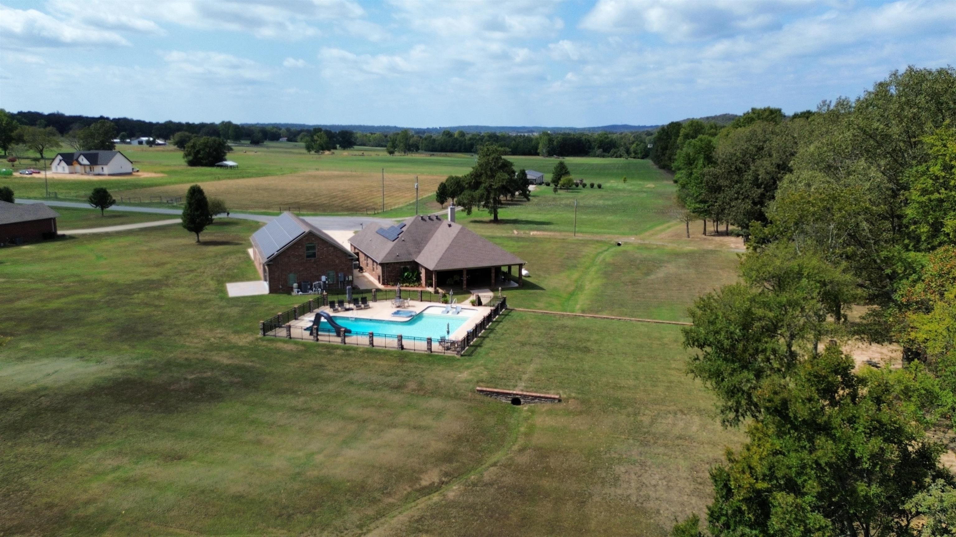 112 Logan Drive — photo 4