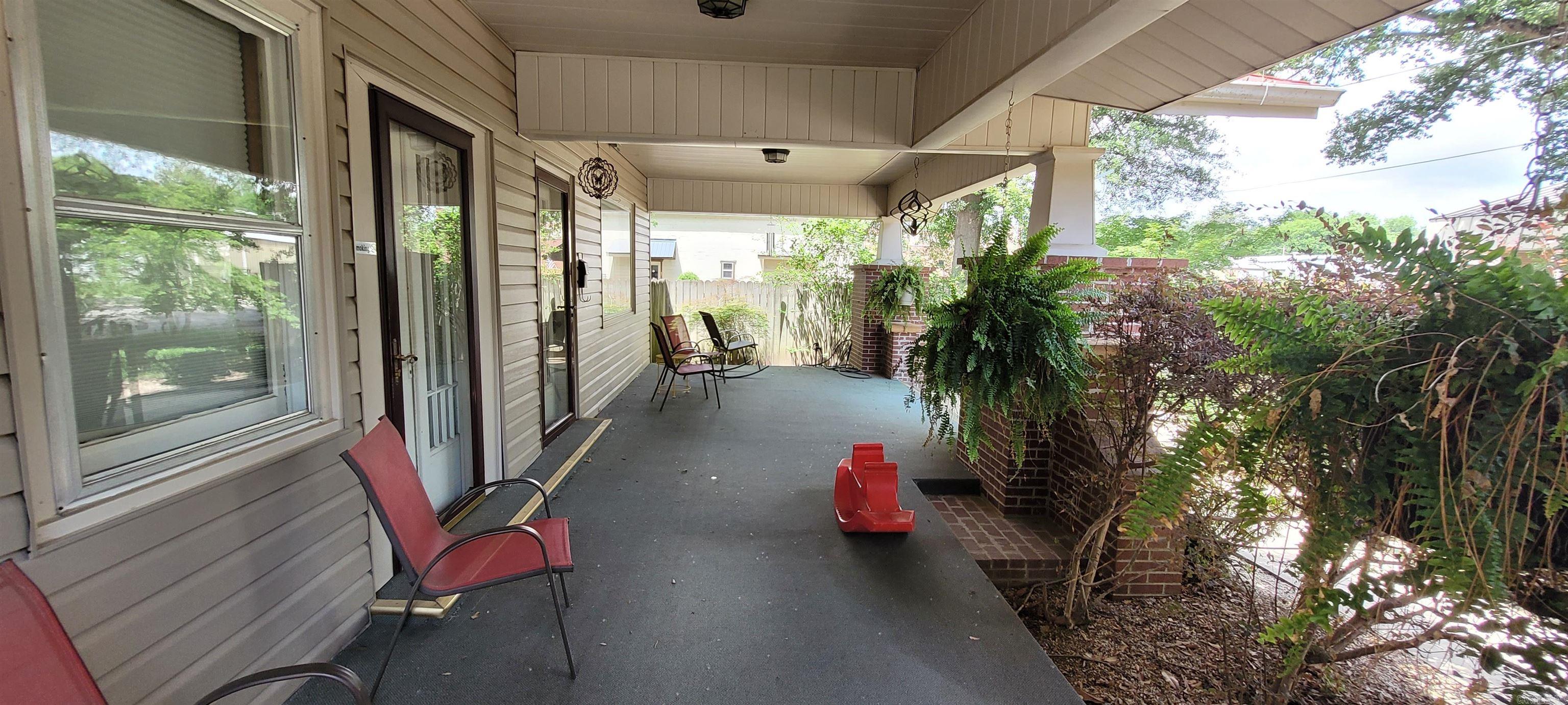 216 S Second  Augusta, AR