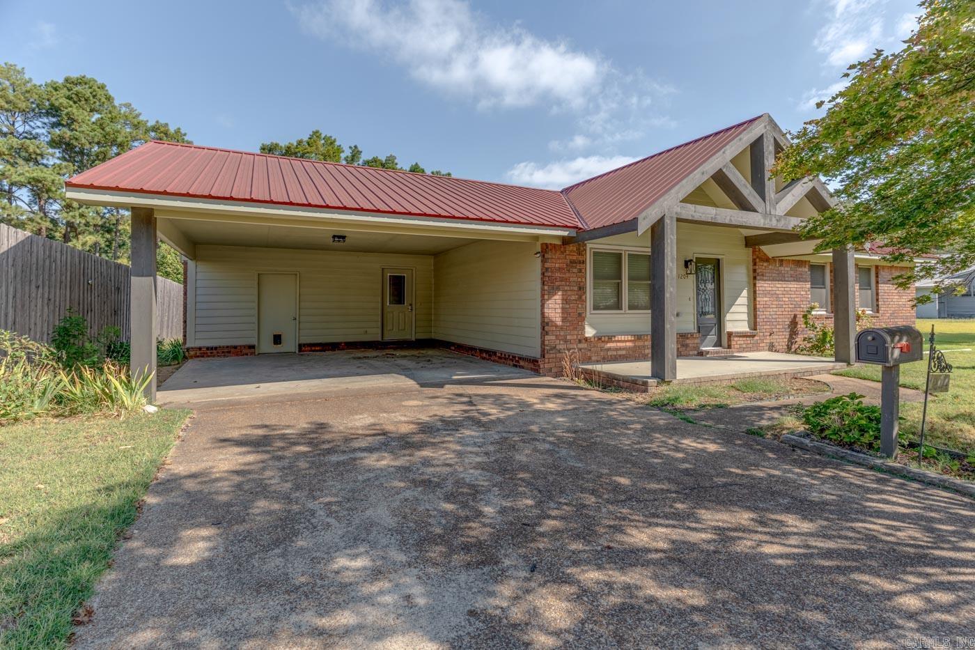 1204 E Union  Wynne, AR