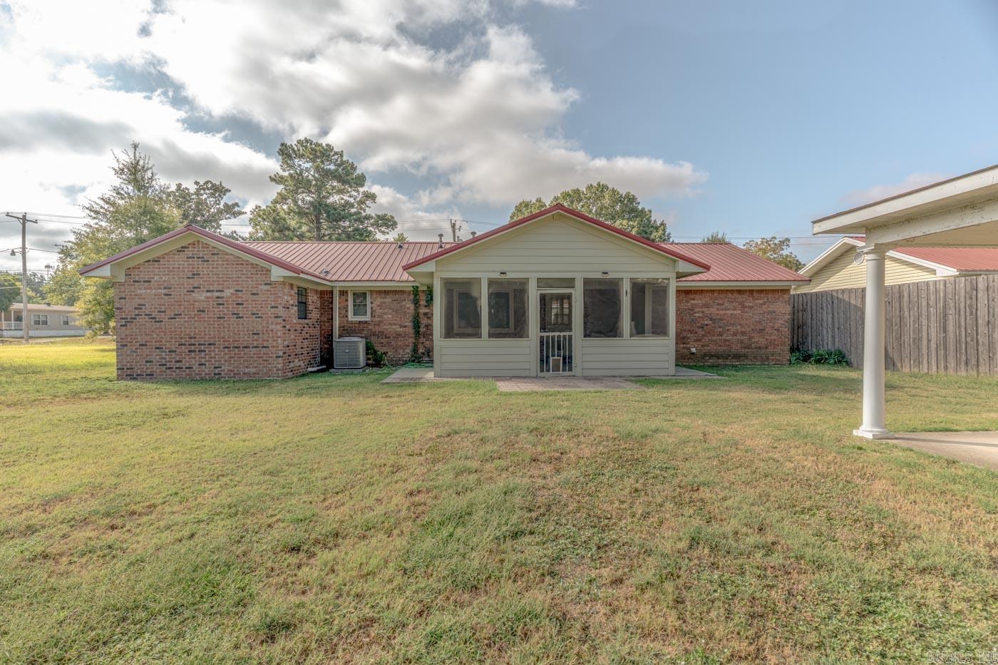 1204 E Union  Wynne, AR