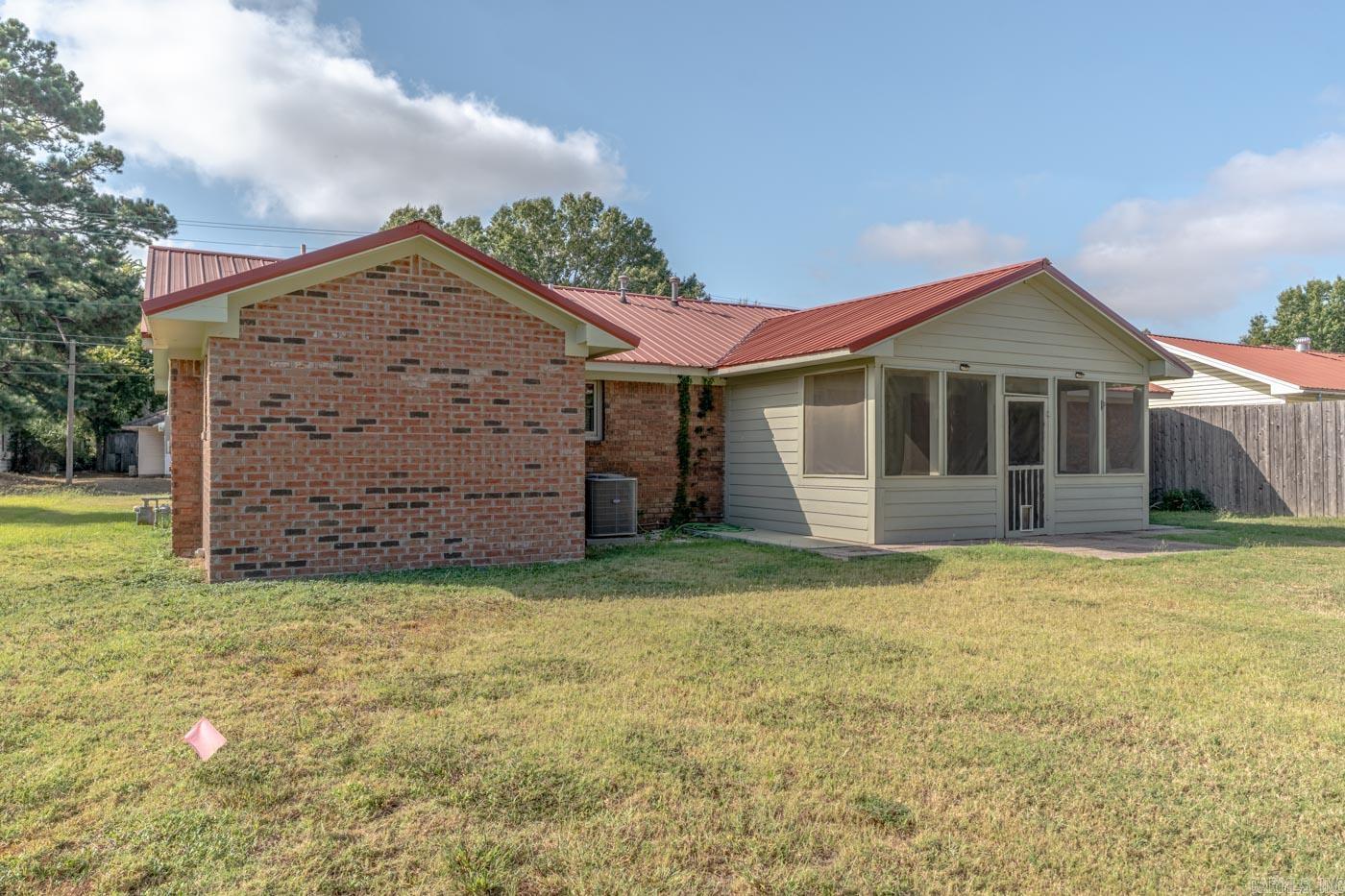 1204 E Union  Wynne, AR
