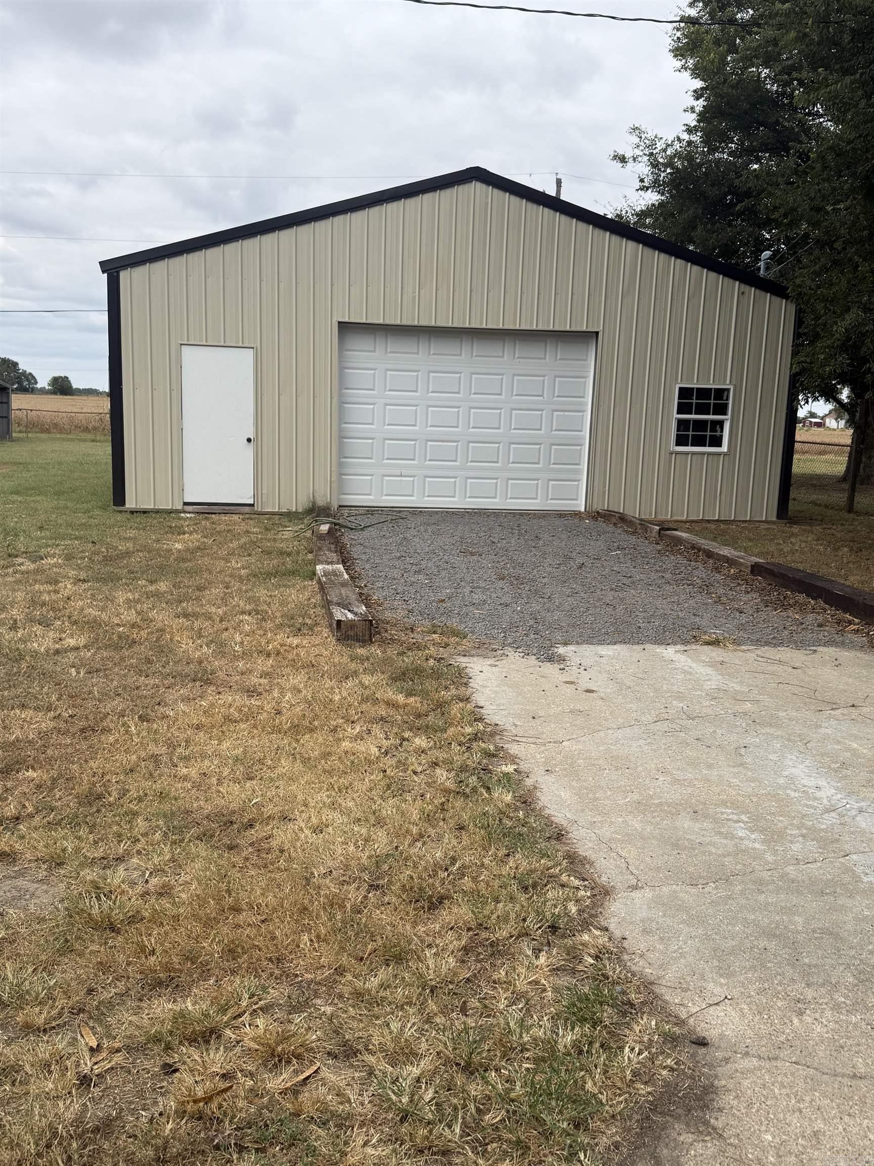 306 E Delta  Blytheville, AR