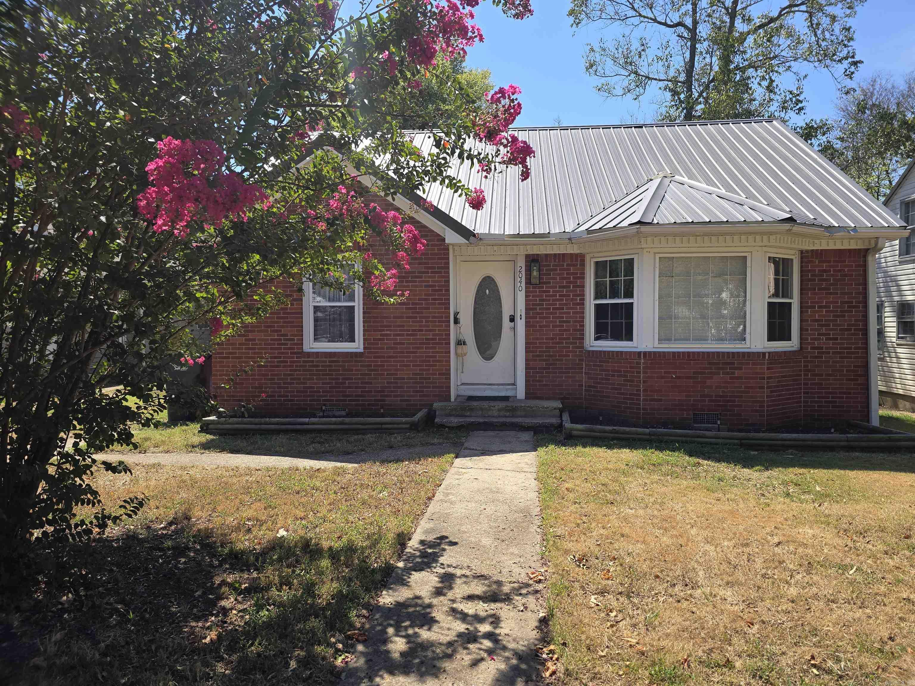 2040 E College  Batesville, AR