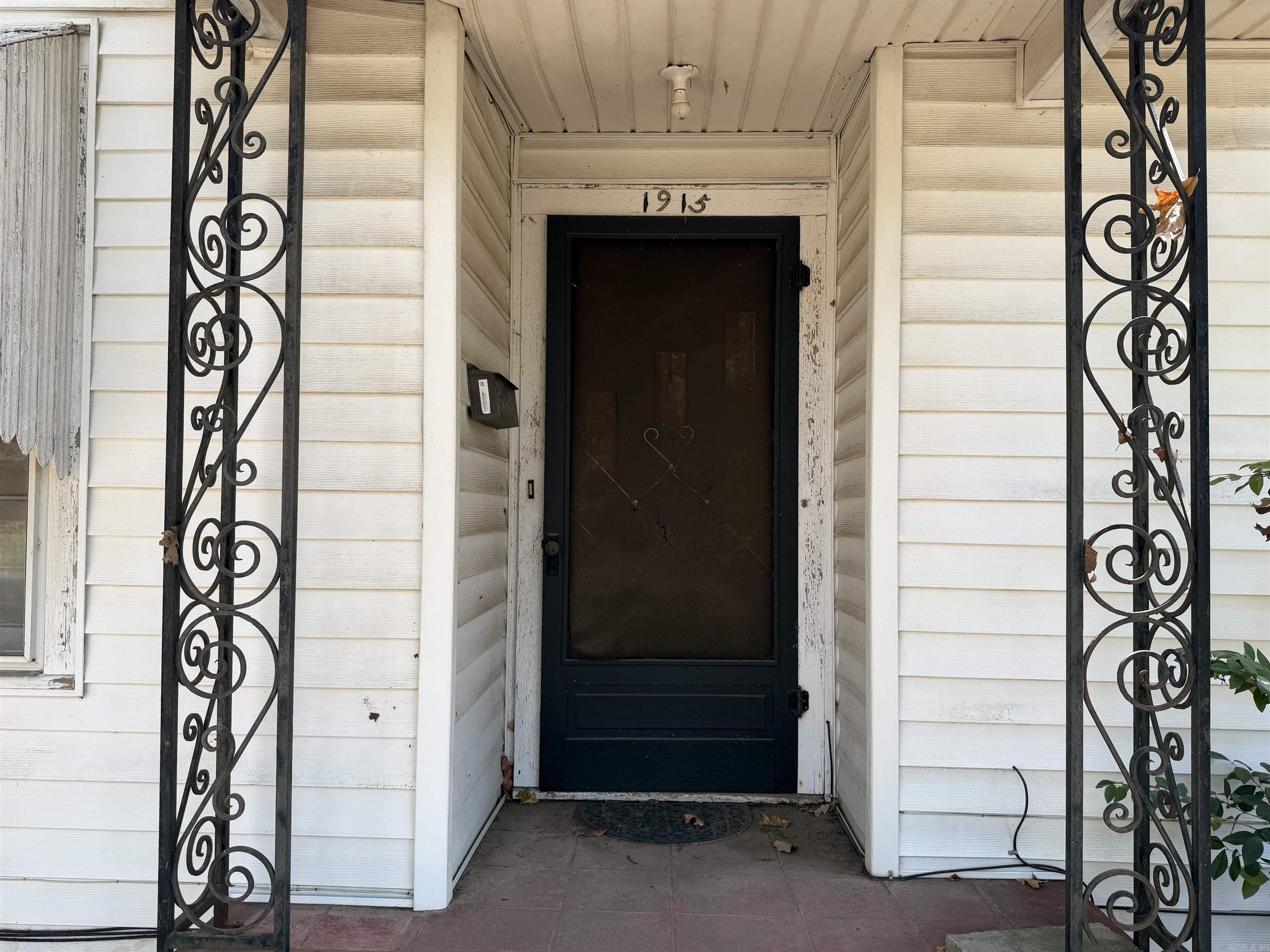 1915 S Poplar  Pine Bluff, AR