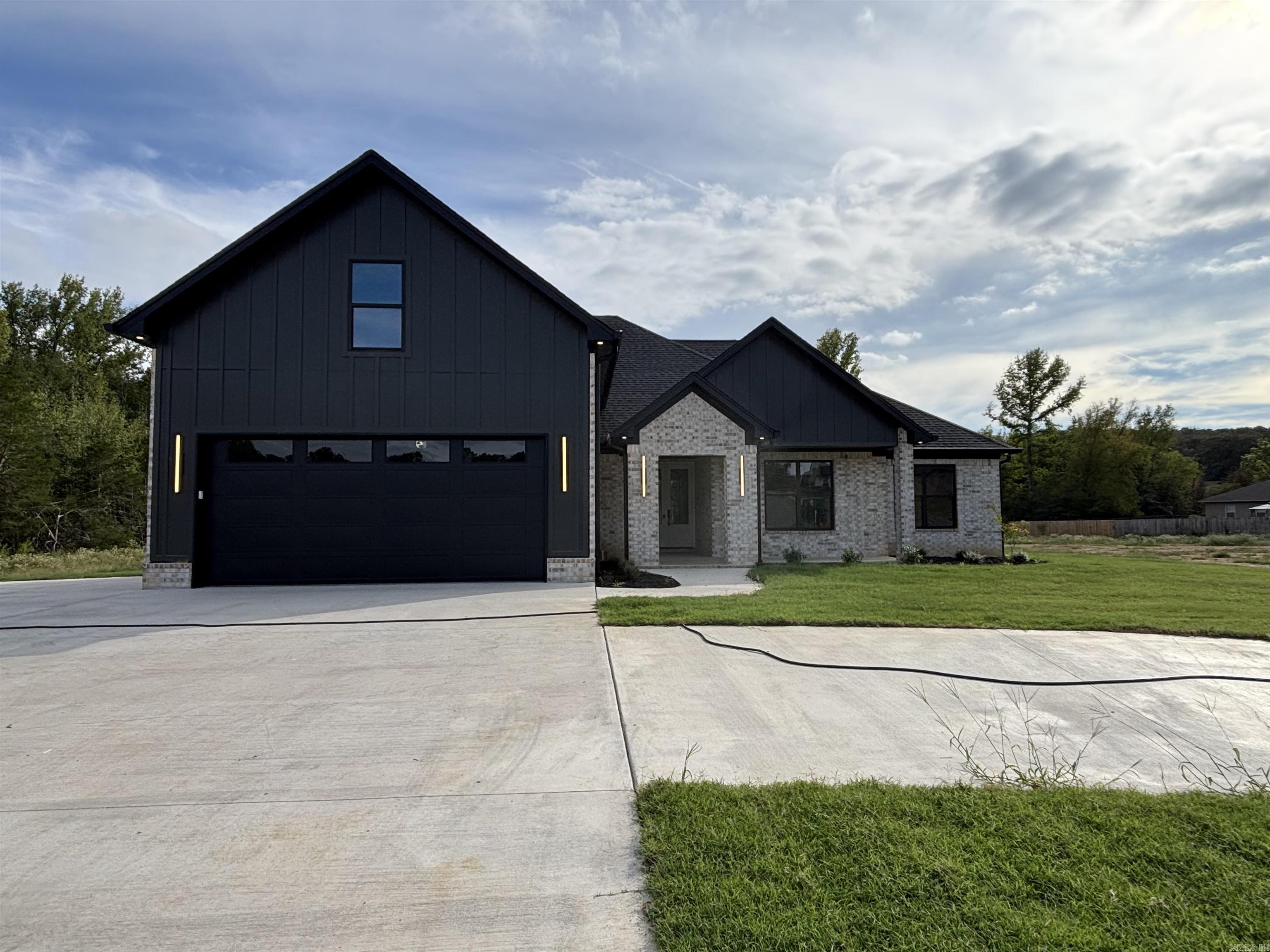 730 Grand Valley Loop