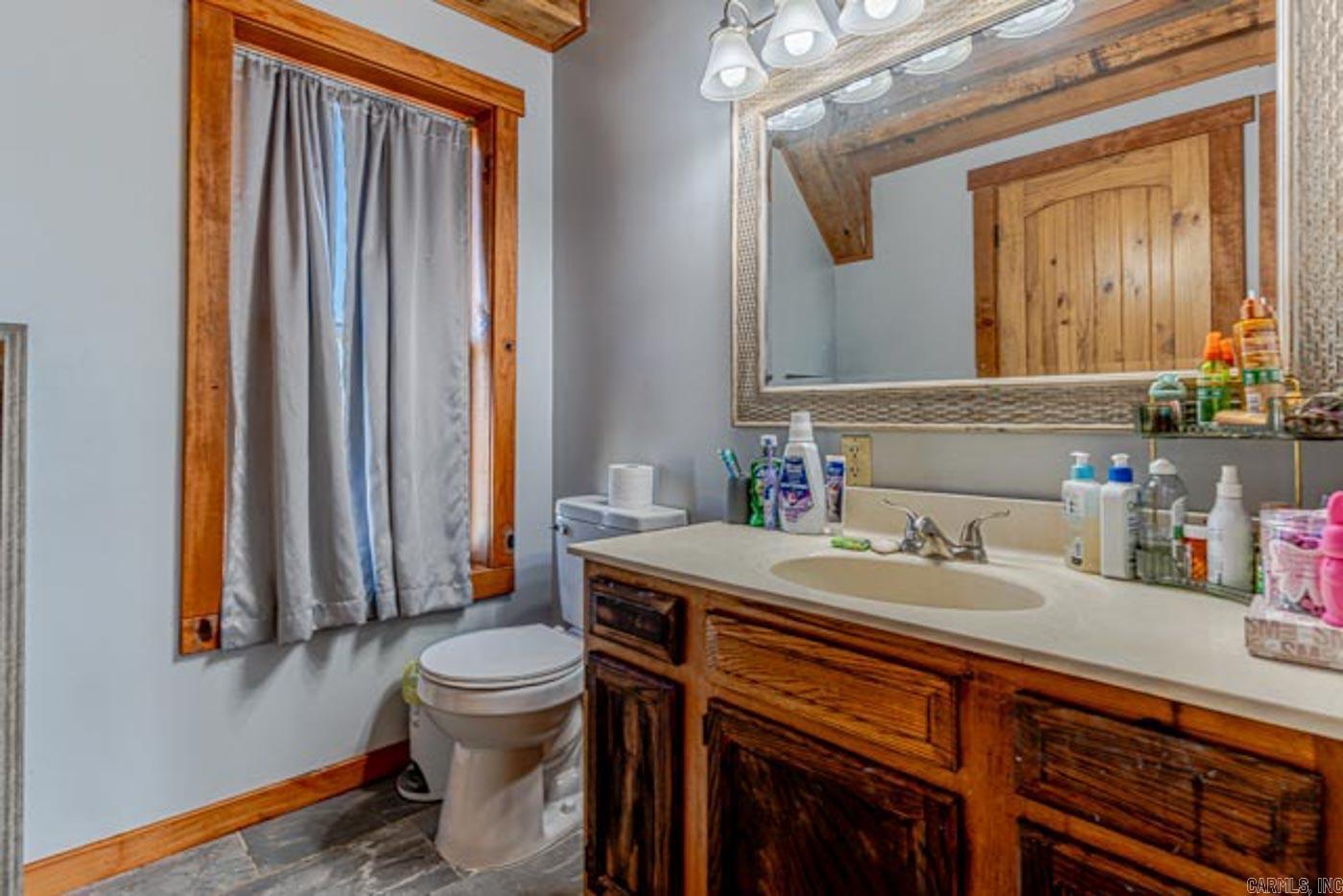 11752 E Highway 62 E Ash Flat, AR 72513