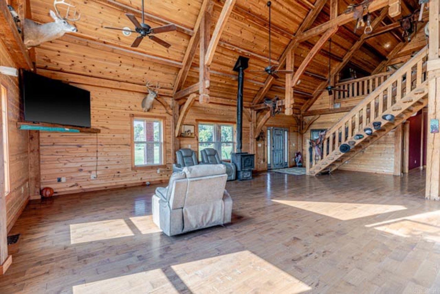 11752 E Highway 62 E Ash Flat, AR 72513