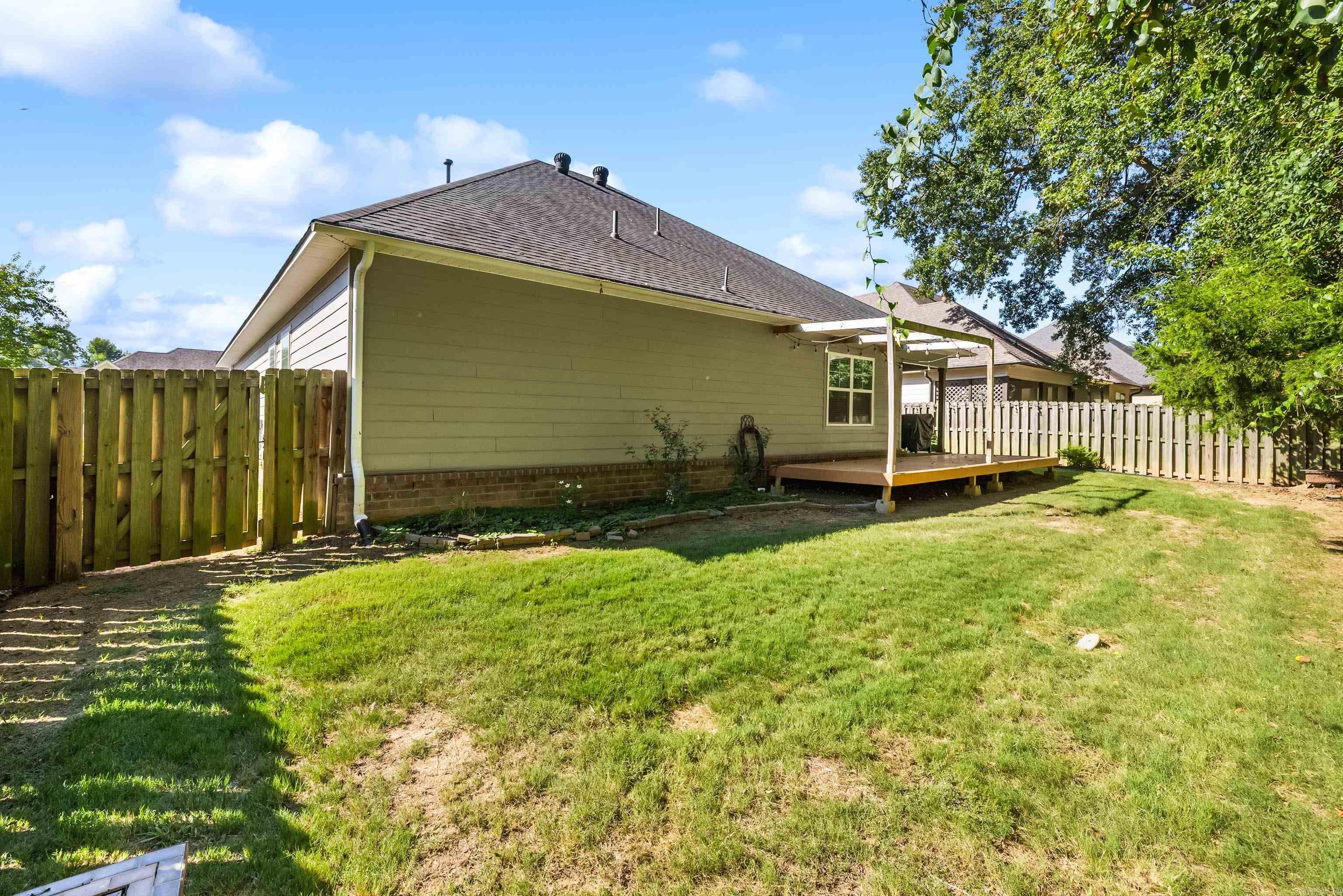 1980 Massee Gardens  Conway, AR