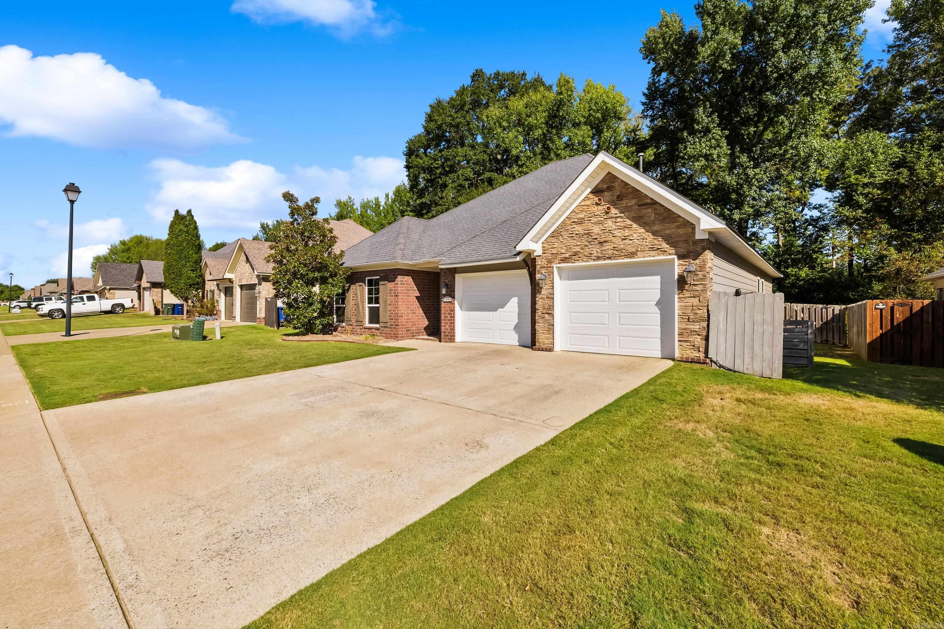 1980 Massee Gardens  Conway, AR