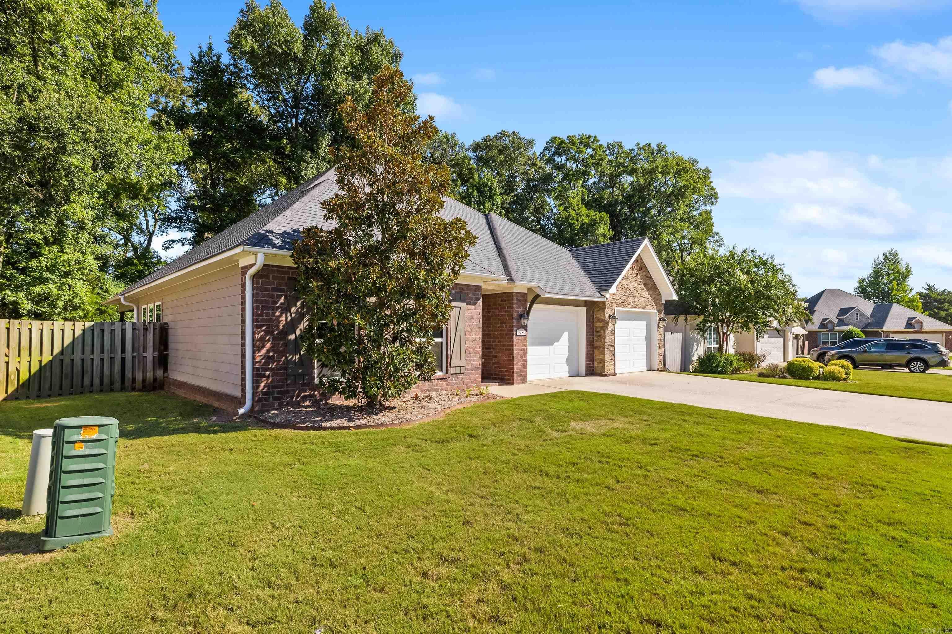 1980 Massee Gardens  Conway, AR