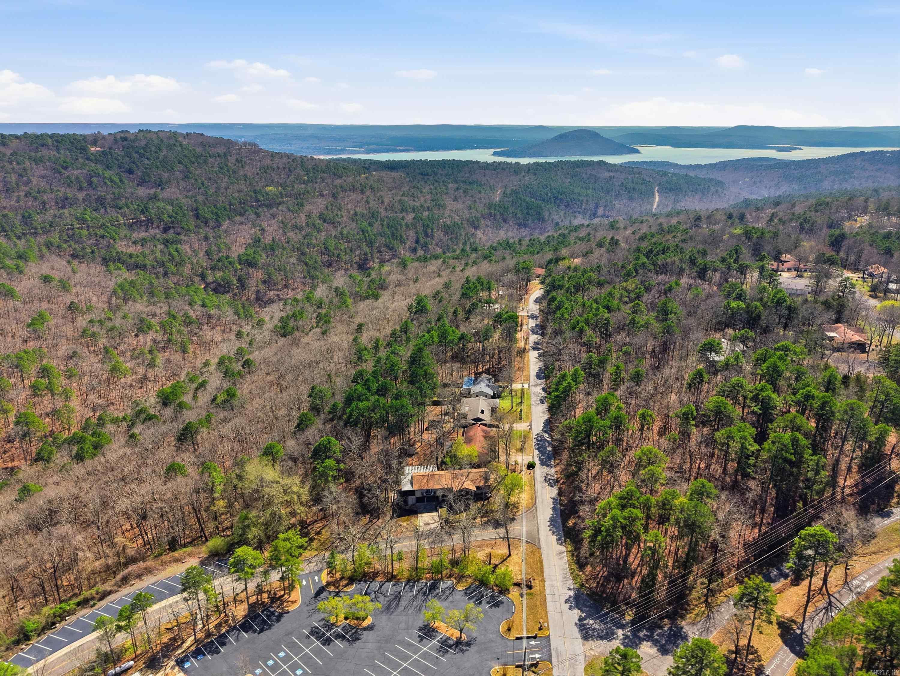 240 Pine Knot  Fairfield Bay, AR
