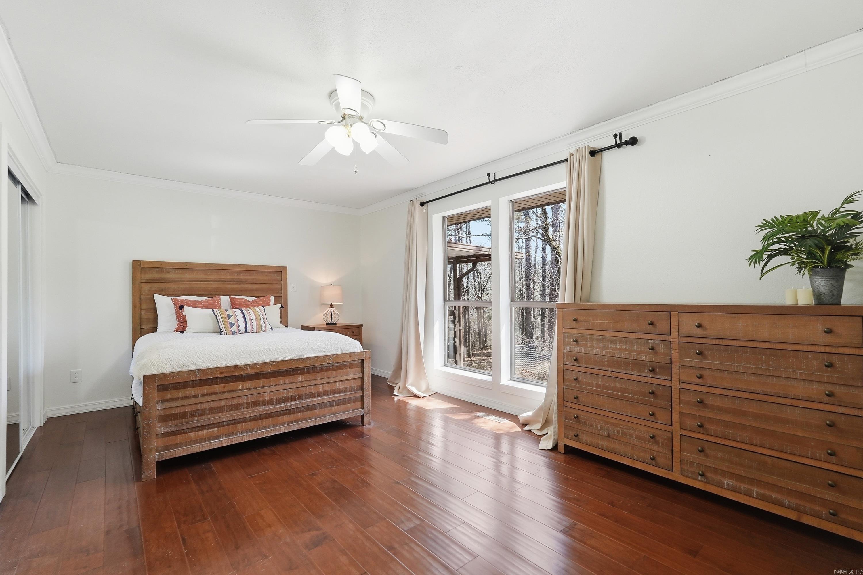 240 Pine Knot  Fairfield Bay, AR