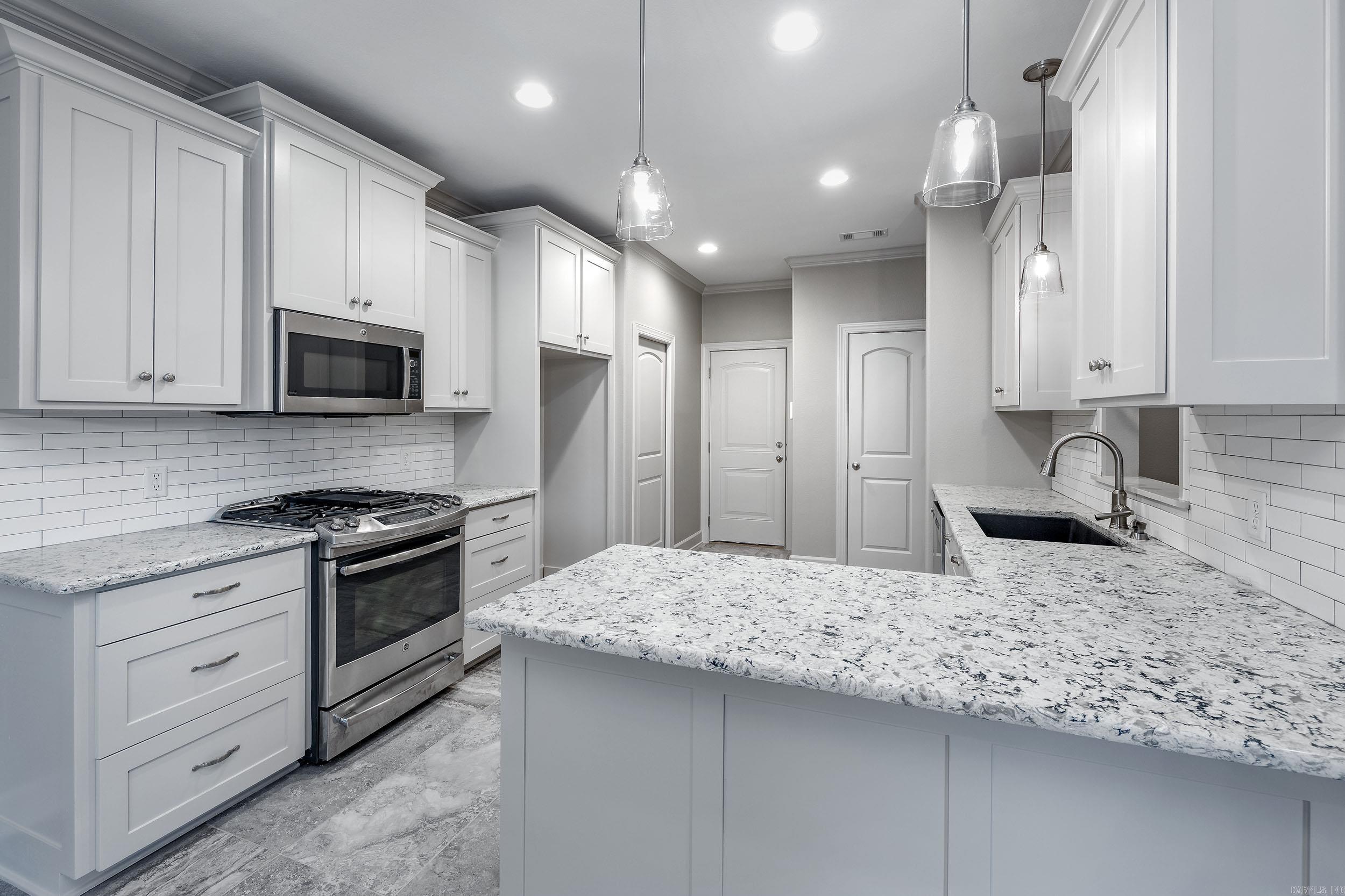 2701 Aberdeen Dr Bryant, AR 72019