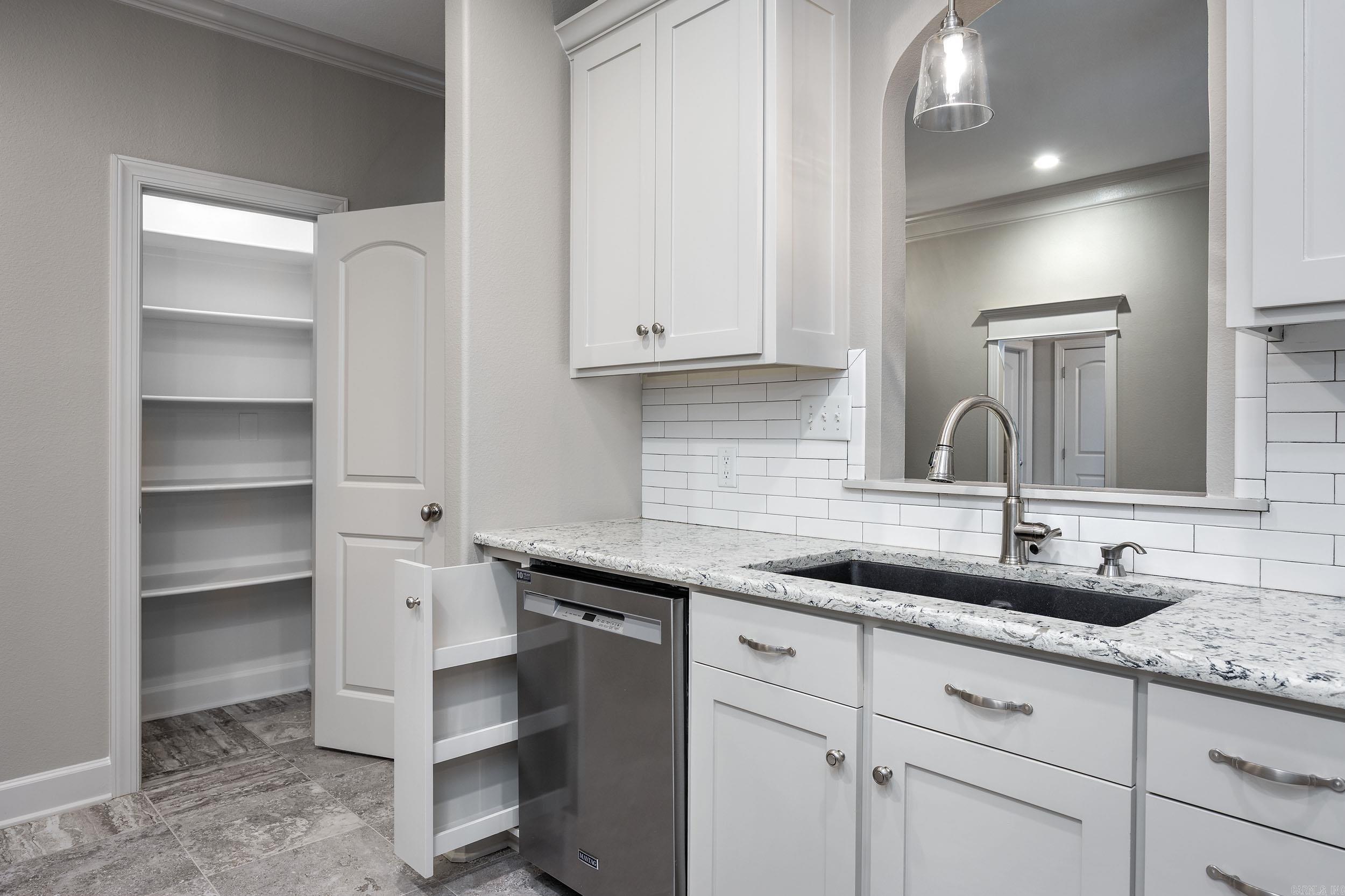 2701 Aberdeen Dr Bryant, AR 72019