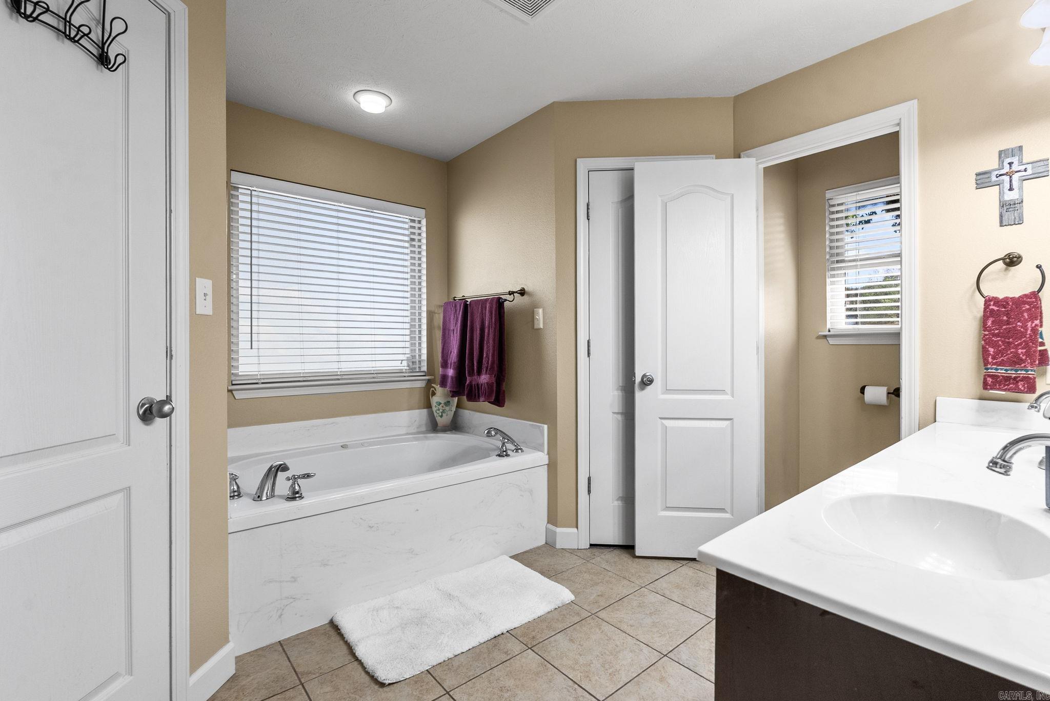 23 Northlake Circle  Conway, AR