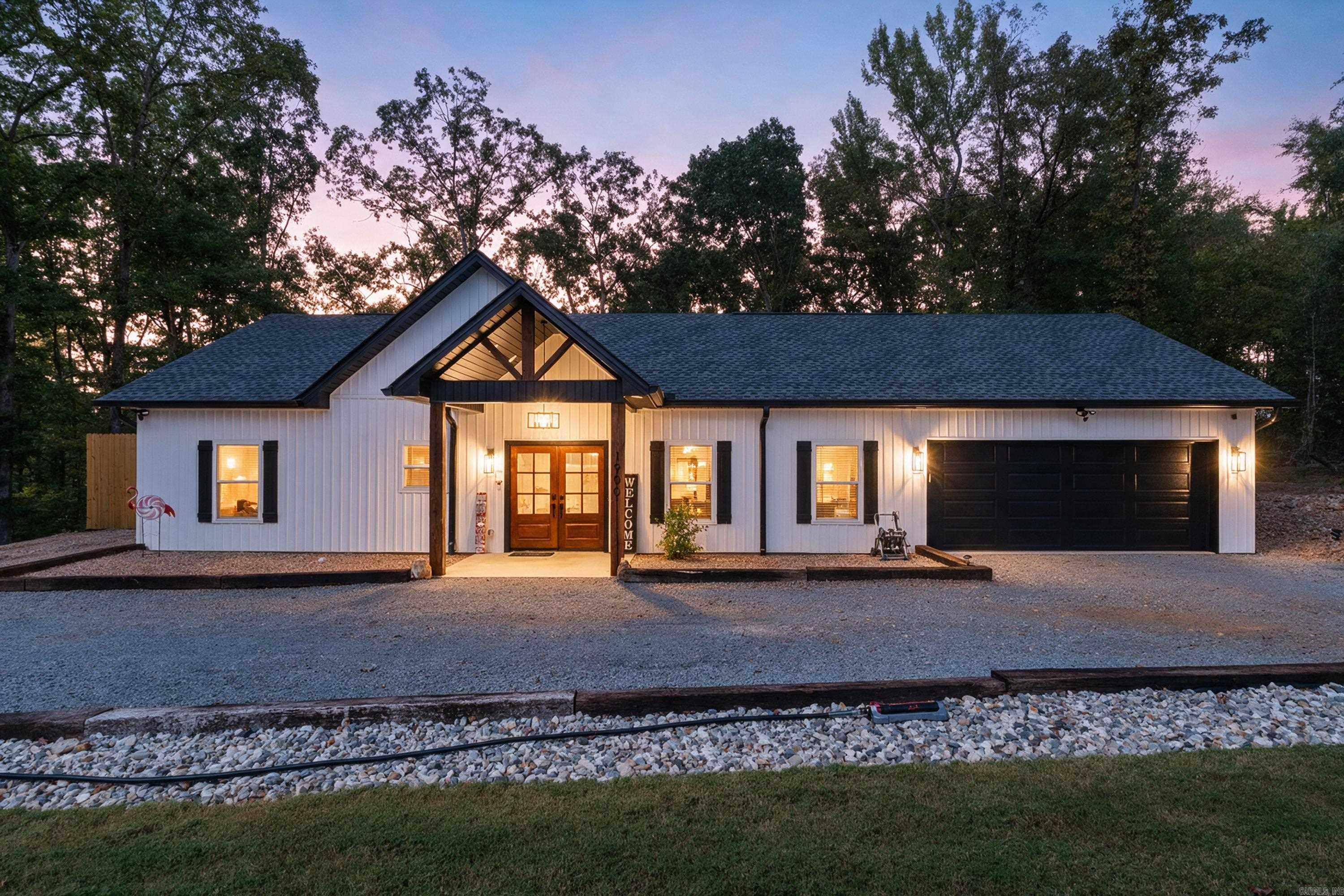 1900 Fox Run — exterior