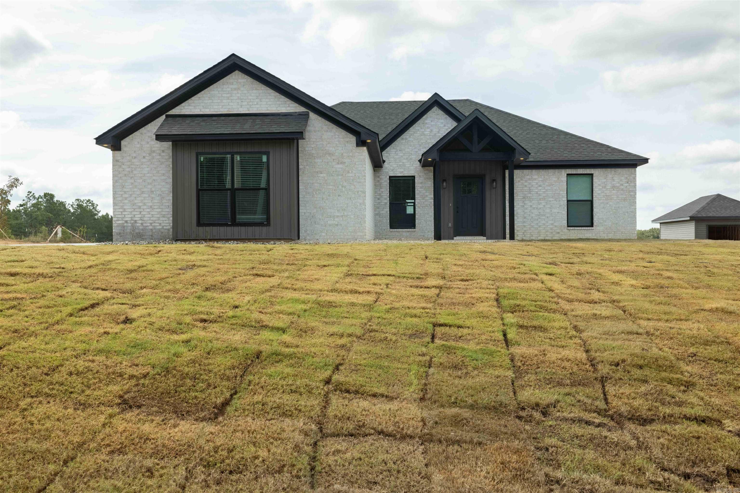 10723 W Miller Sardis Road — exterior