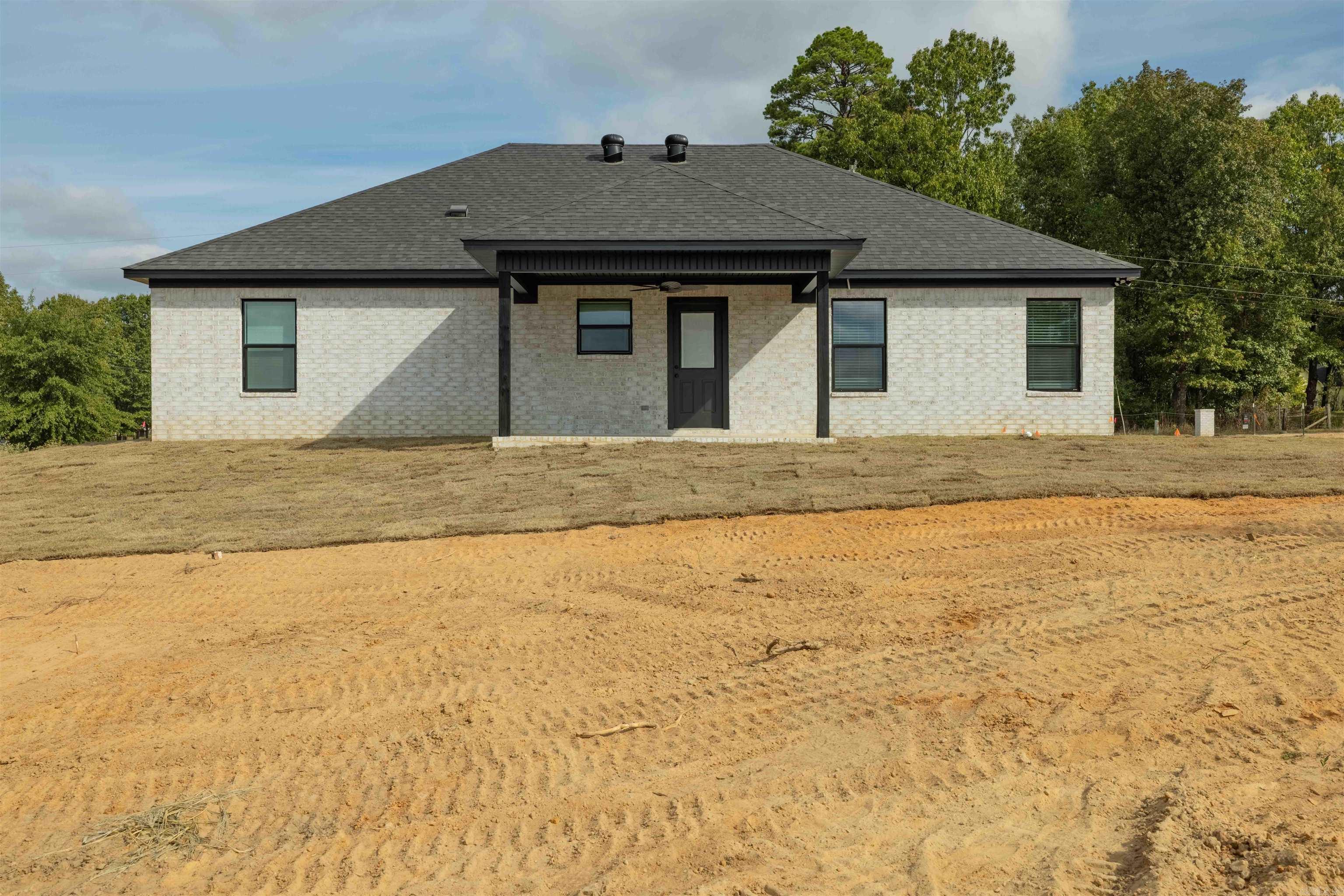 10723 W Miller Sardis Road Bauxite, AR 72011