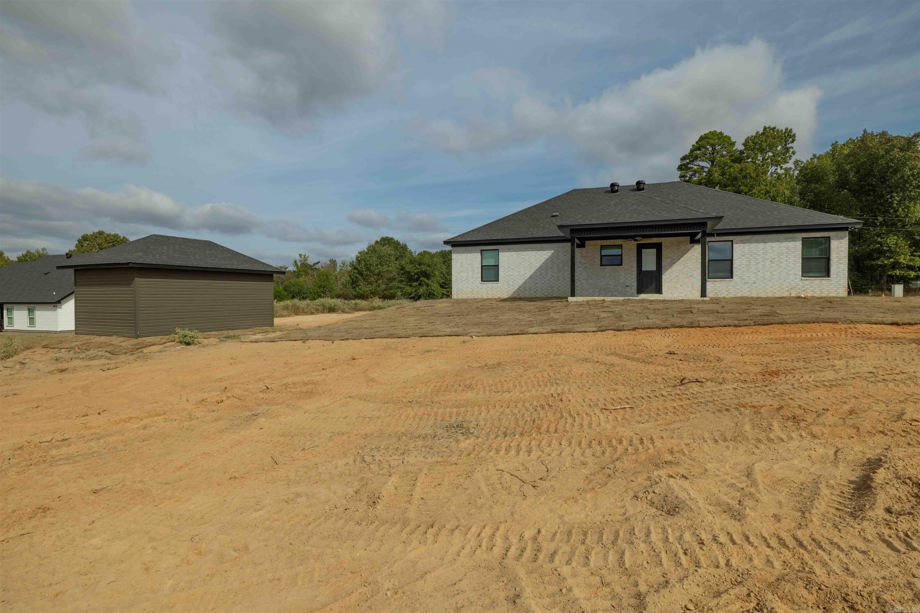 10723 W Miller Sardis Road Bauxite, AR 72011