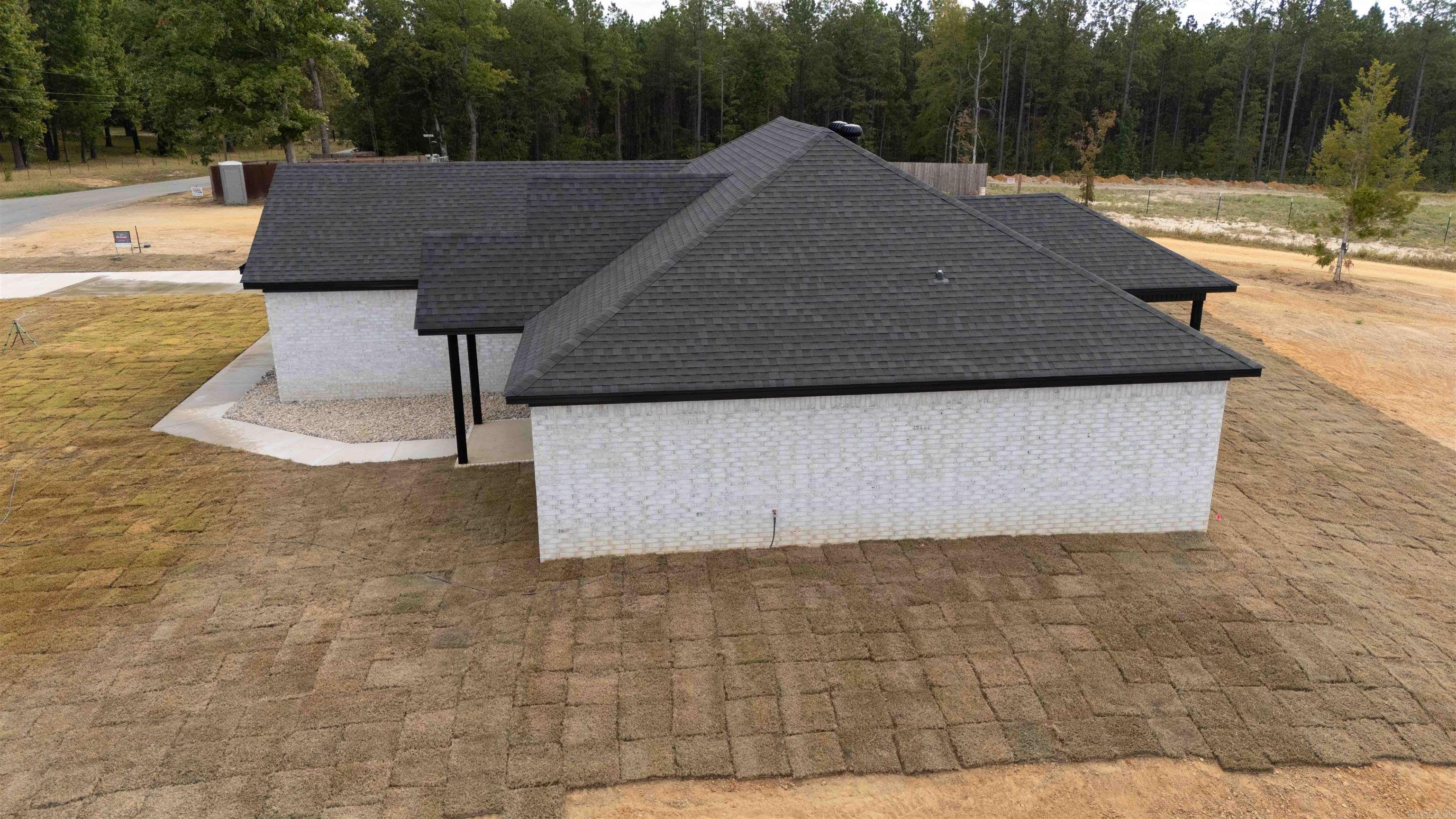 10723 W Miller Sardis Road Bauxite, AR 72011