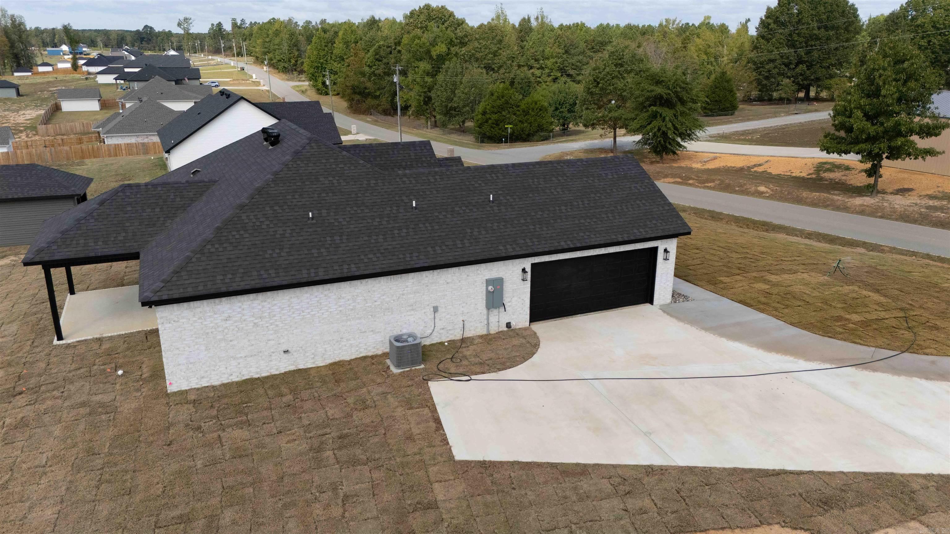 10723 W Miller Sardis Road Bauxite, AR 72011