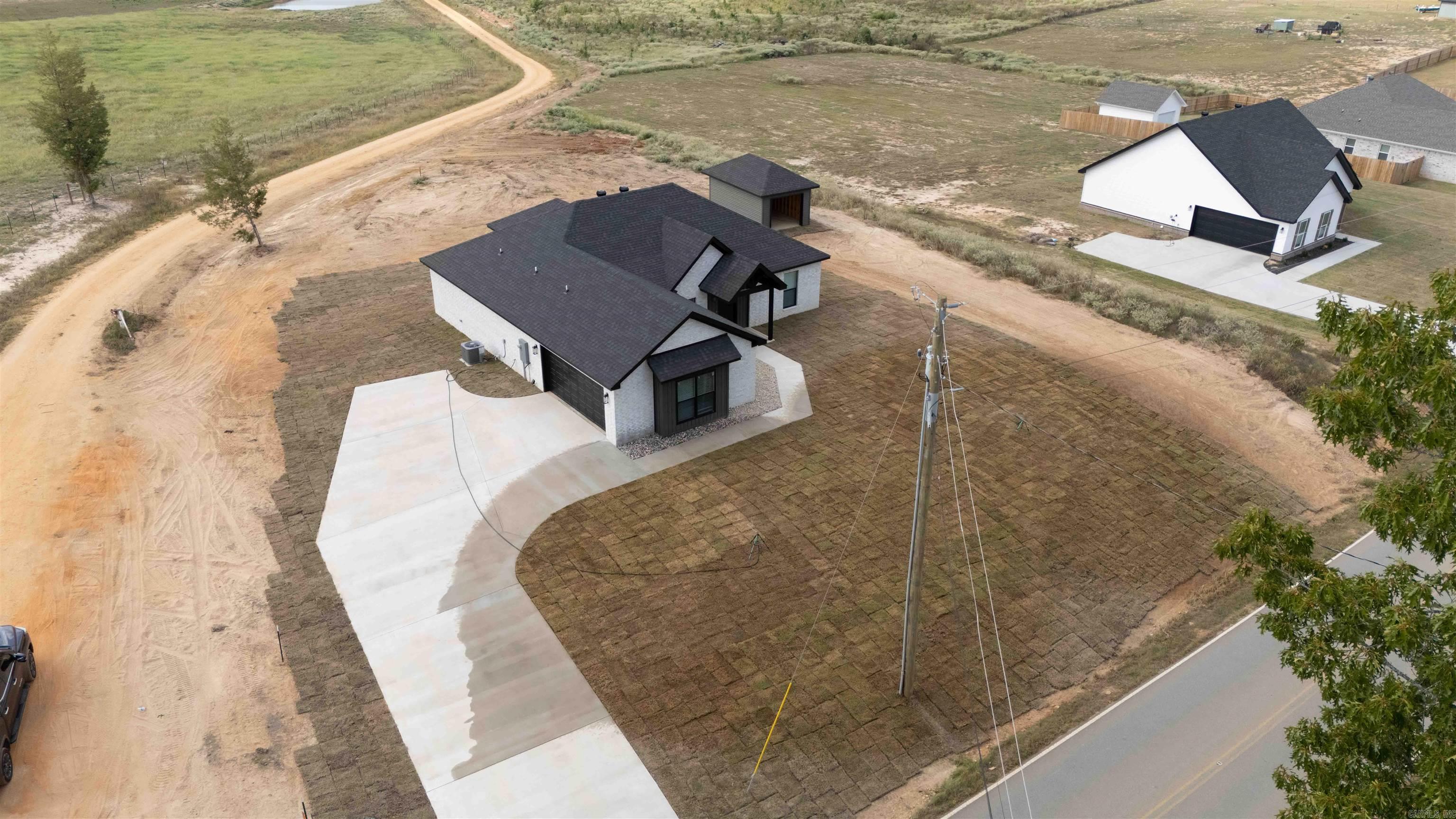10723 W Miller Sardis Road Bauxite, AR 72011