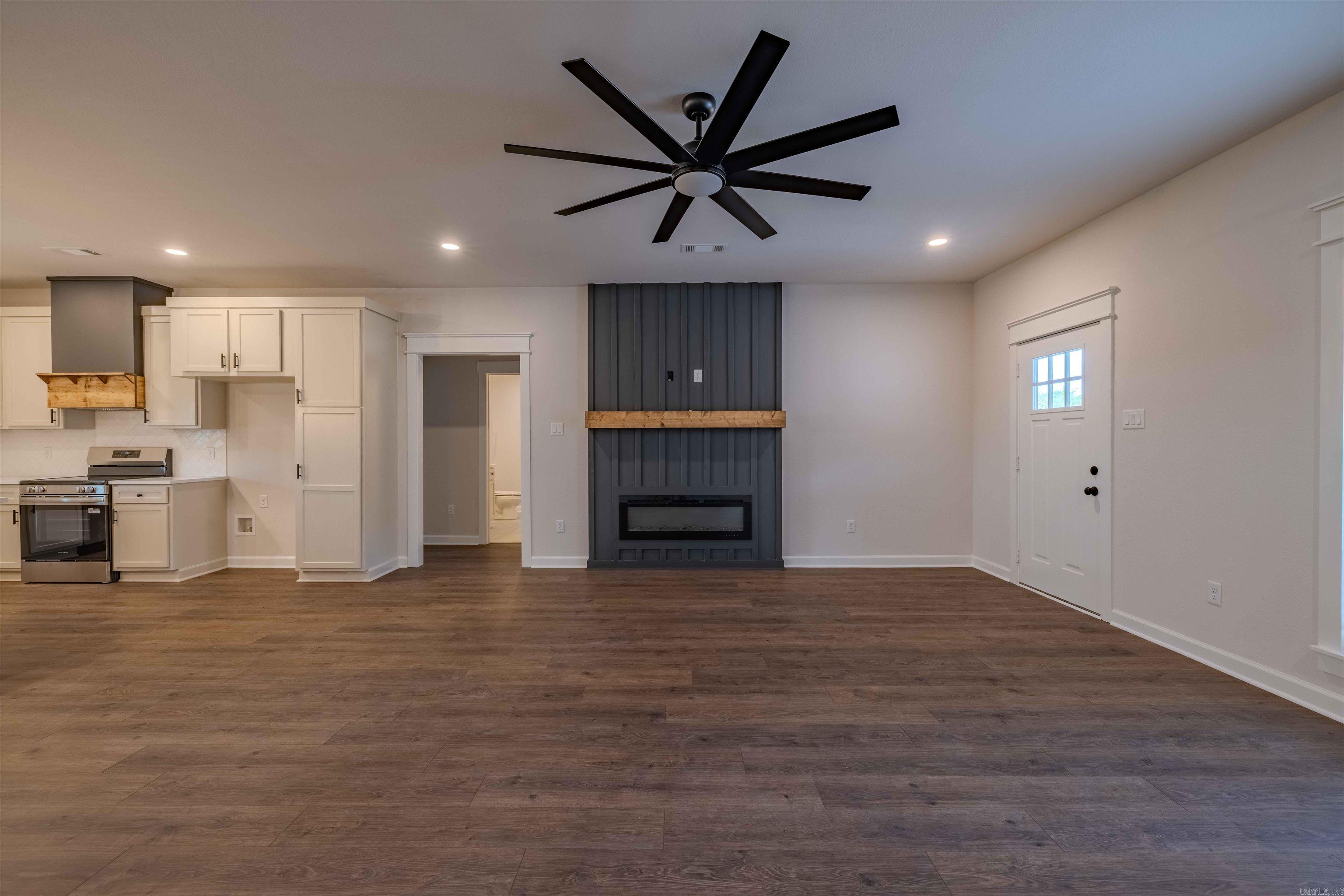 10723 W Miller Sardis Road Bauxite, AR 72011