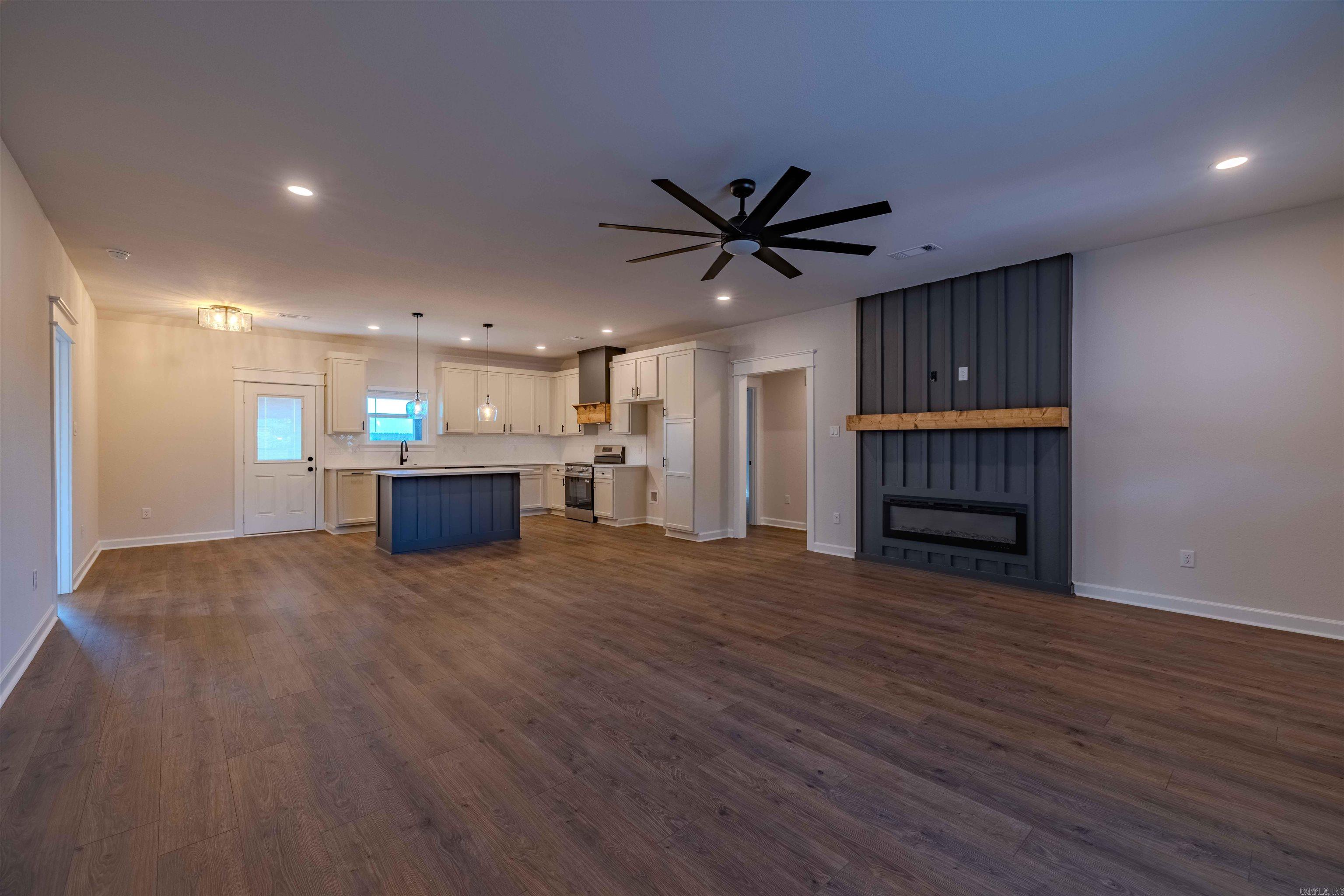 10723 W Miller Sardis Road Bauxite, AR 72011
