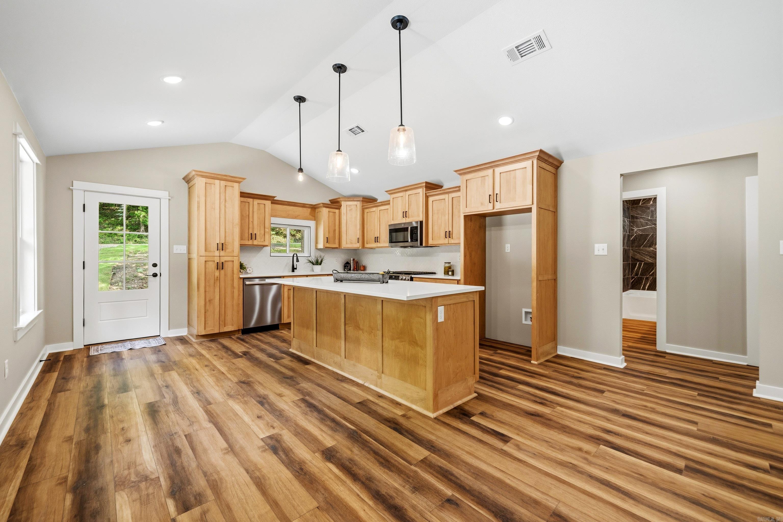 130 Jay Loop Hot Springs, AR 71913