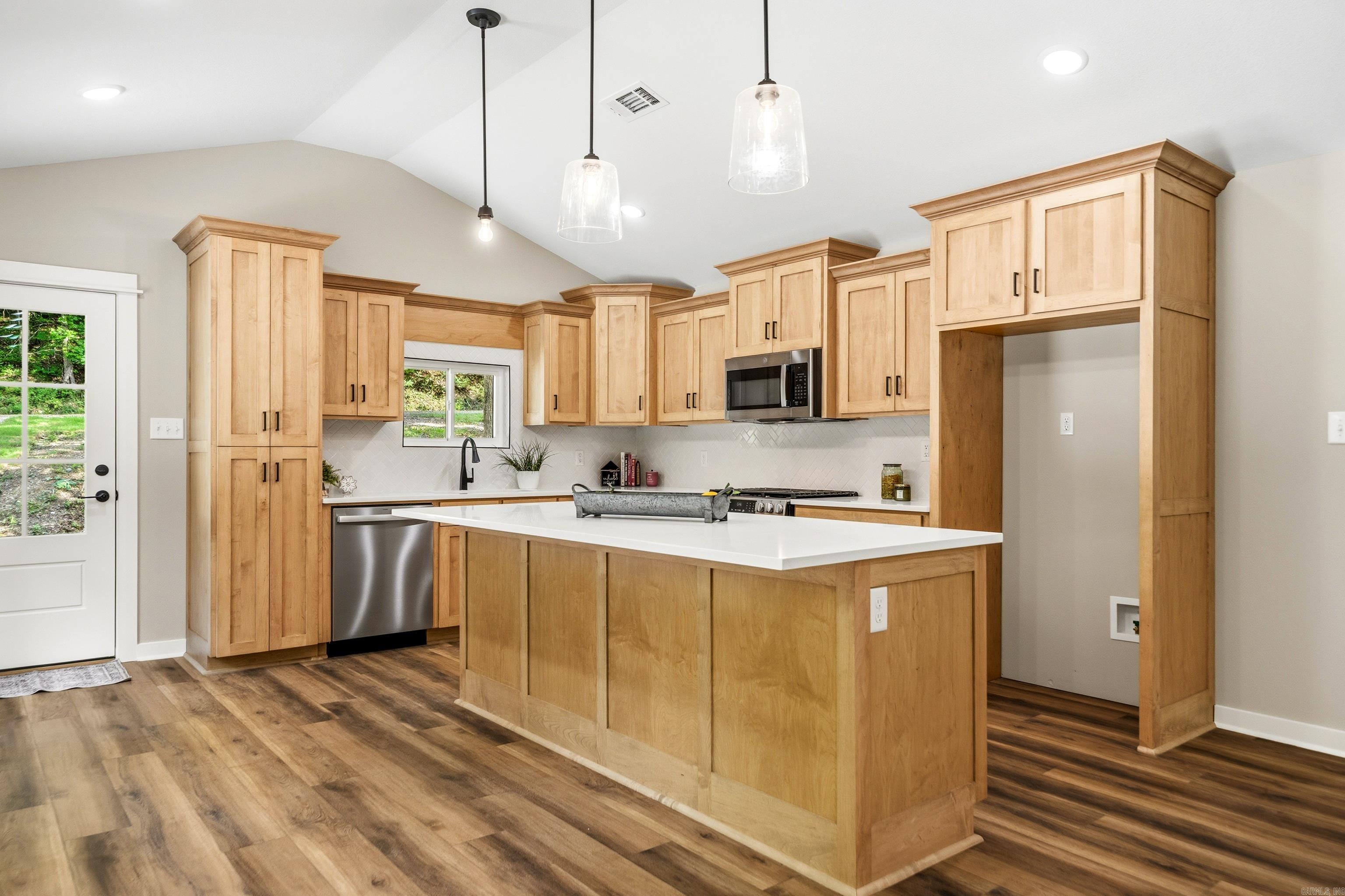130 Jay Loop Hot Springs, AR 71913