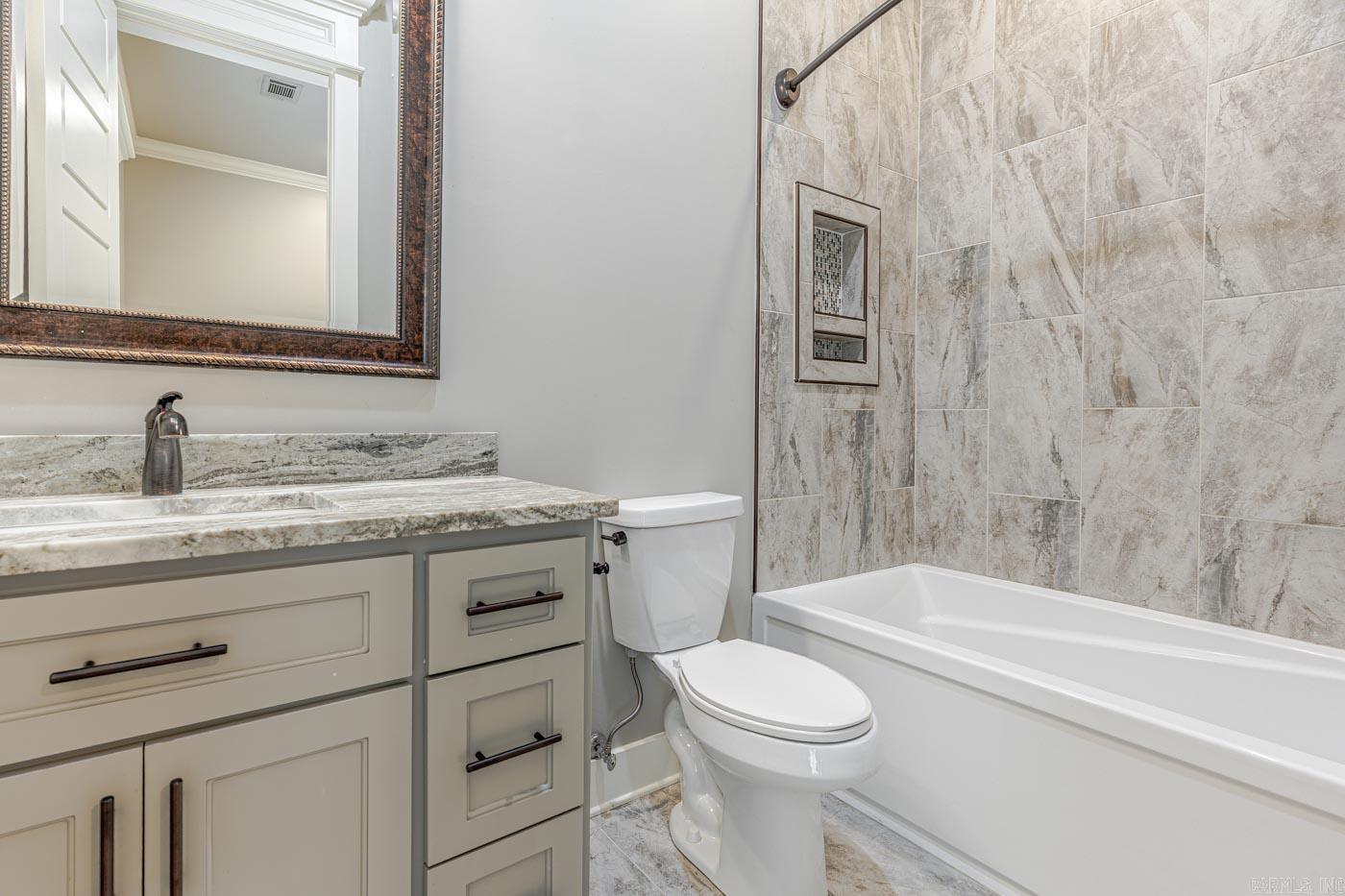 3519 Lake Pointe Dr Jonesboro, AR 72404