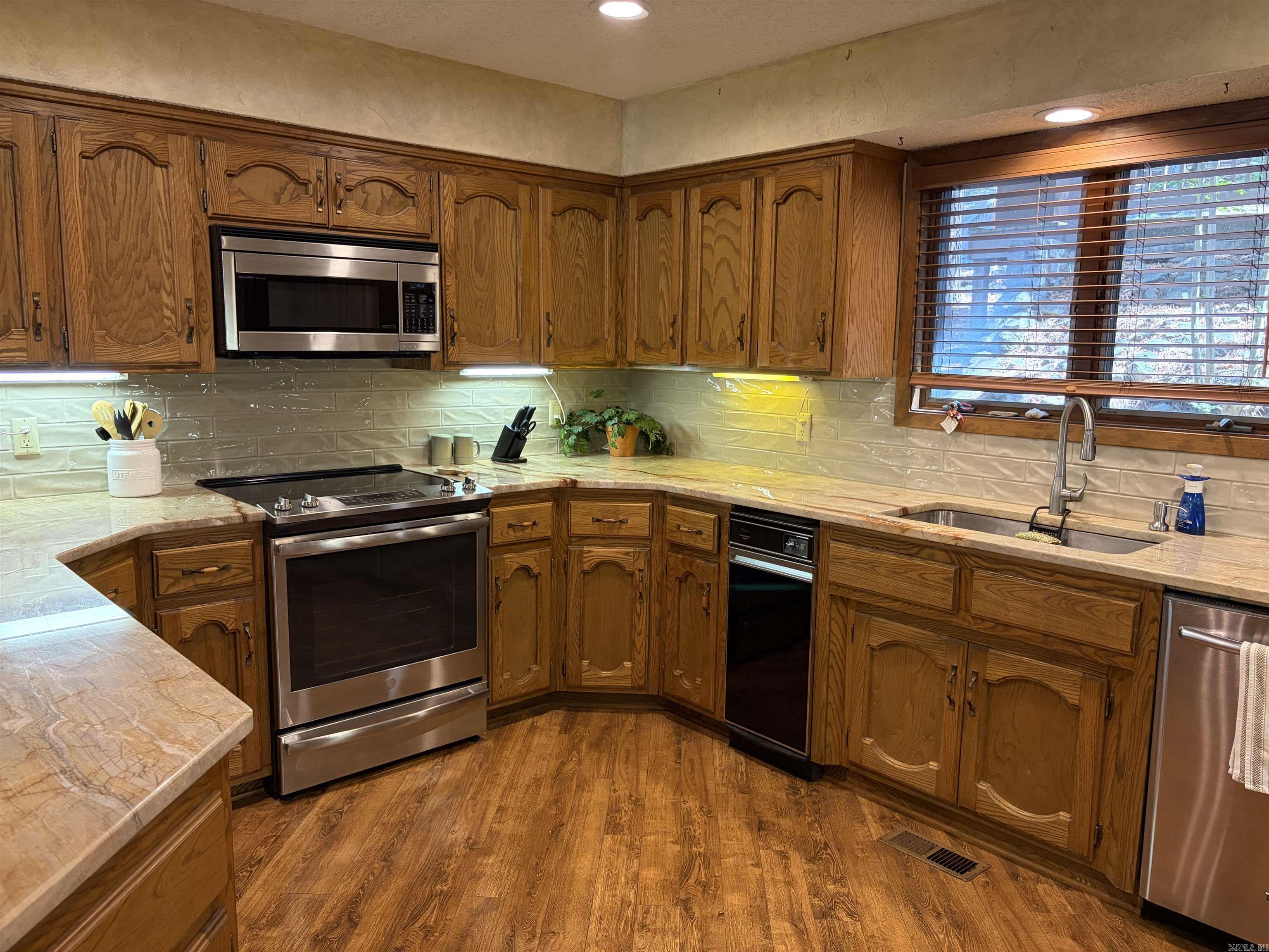 96B Peninsula Drive Mount Ida, AR 71957