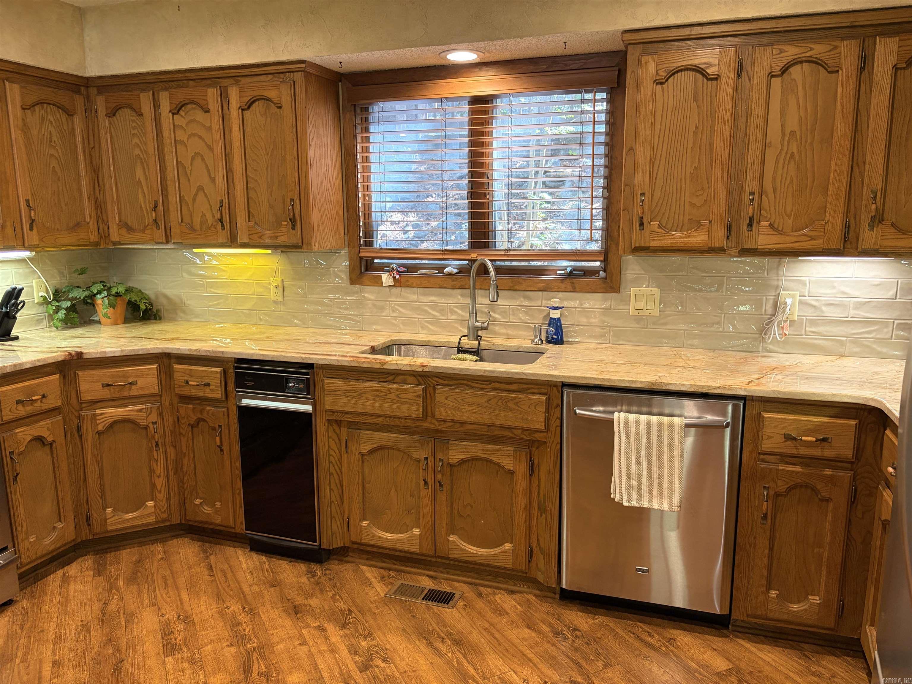 96B Peninsula Drive Mount Ida, AR 71957