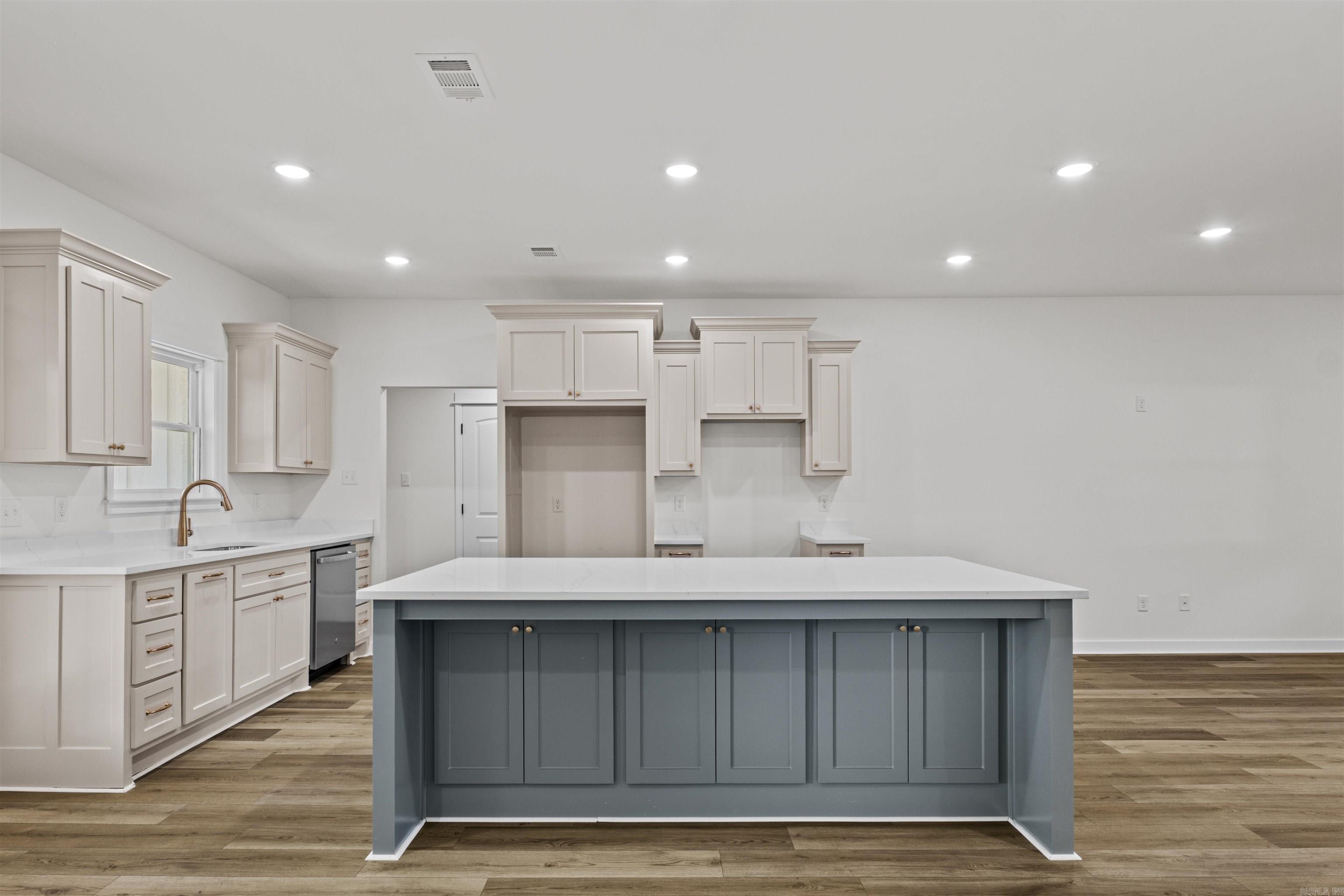 1501 W Iowa  Beebe, AR