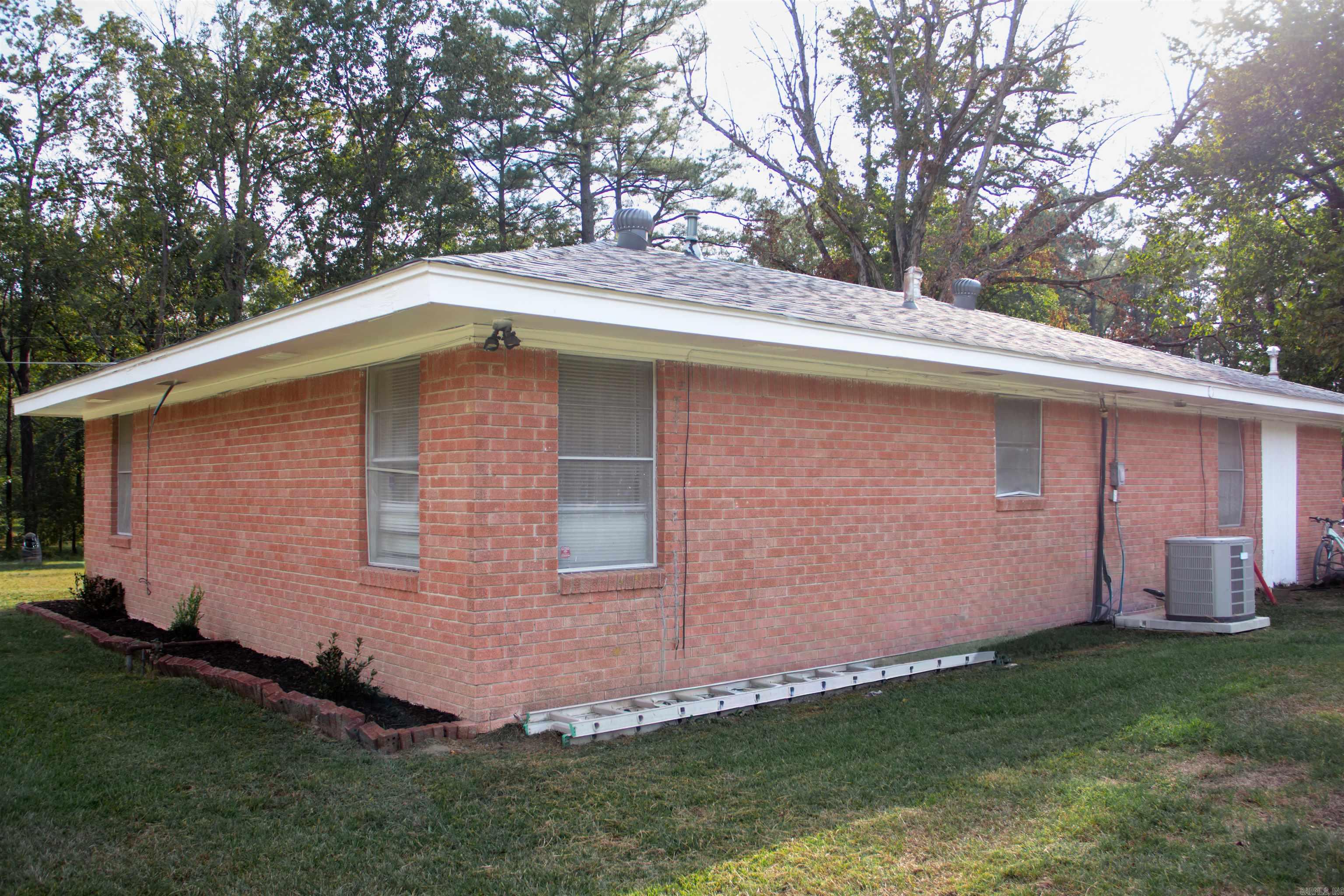 7103 W Jeffcoat Road  Pine Bluff, AR