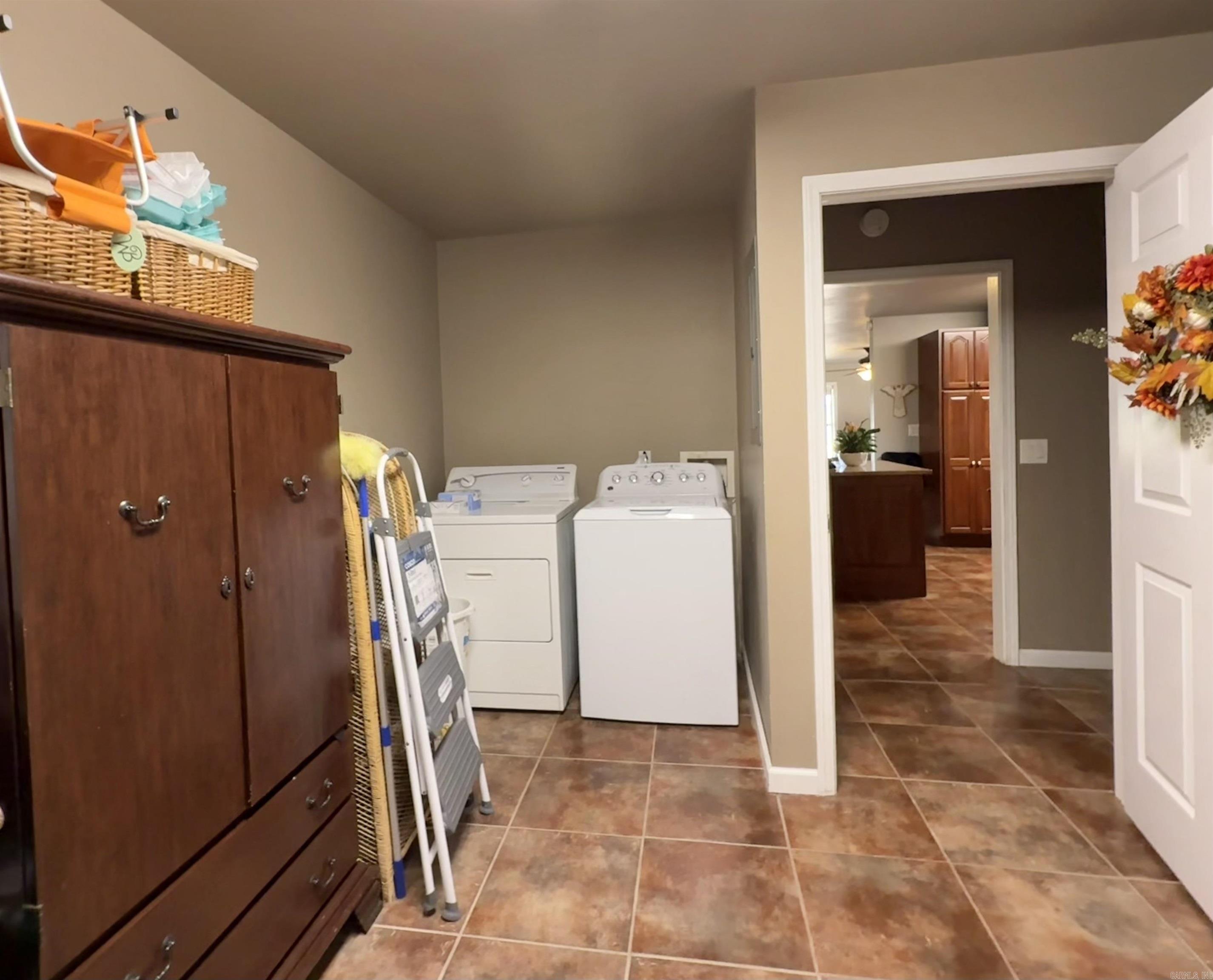 317 County road 104  Hickory Ridge, AR