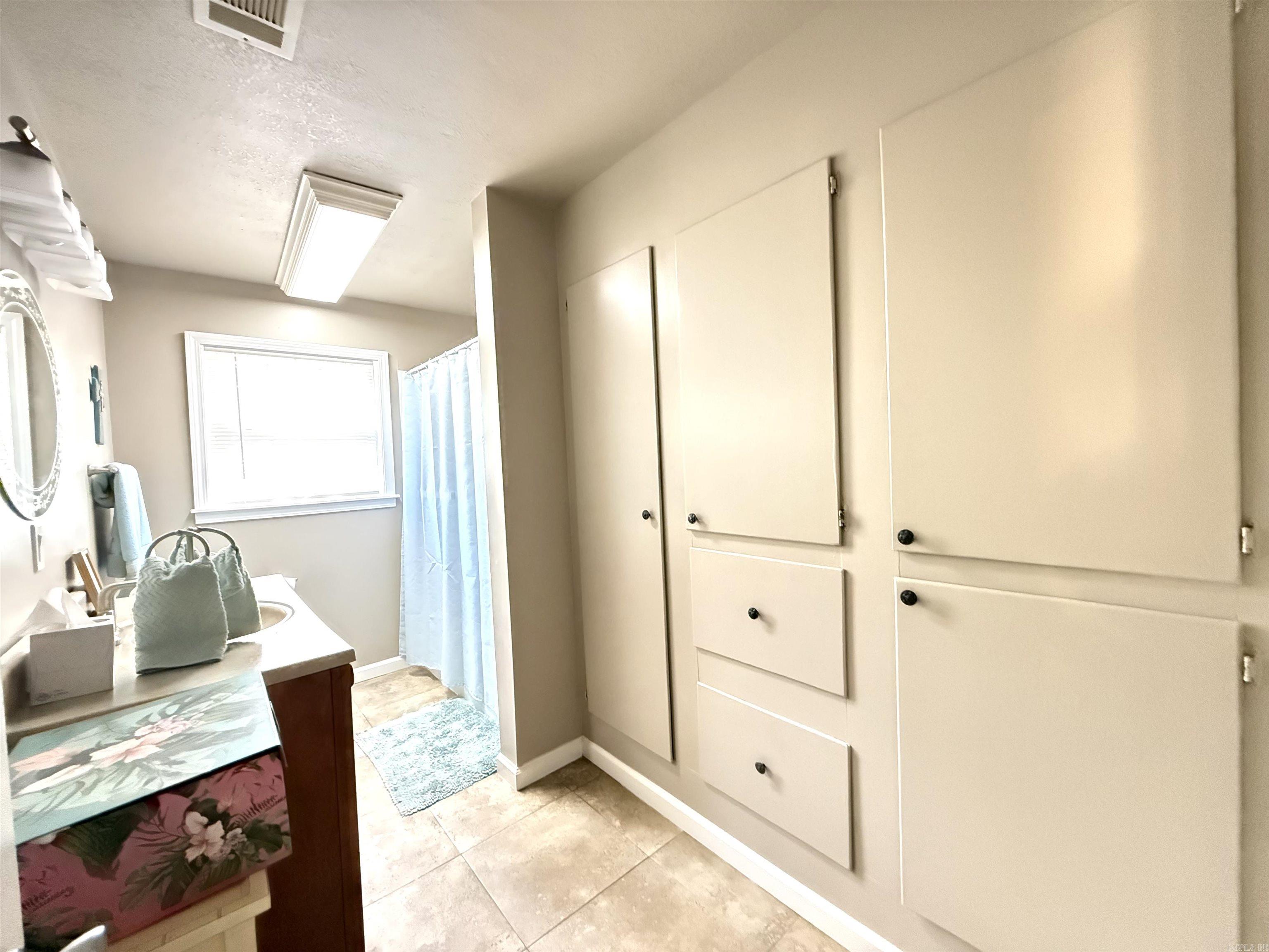 317 County road 104  Hickory Ridge, AR