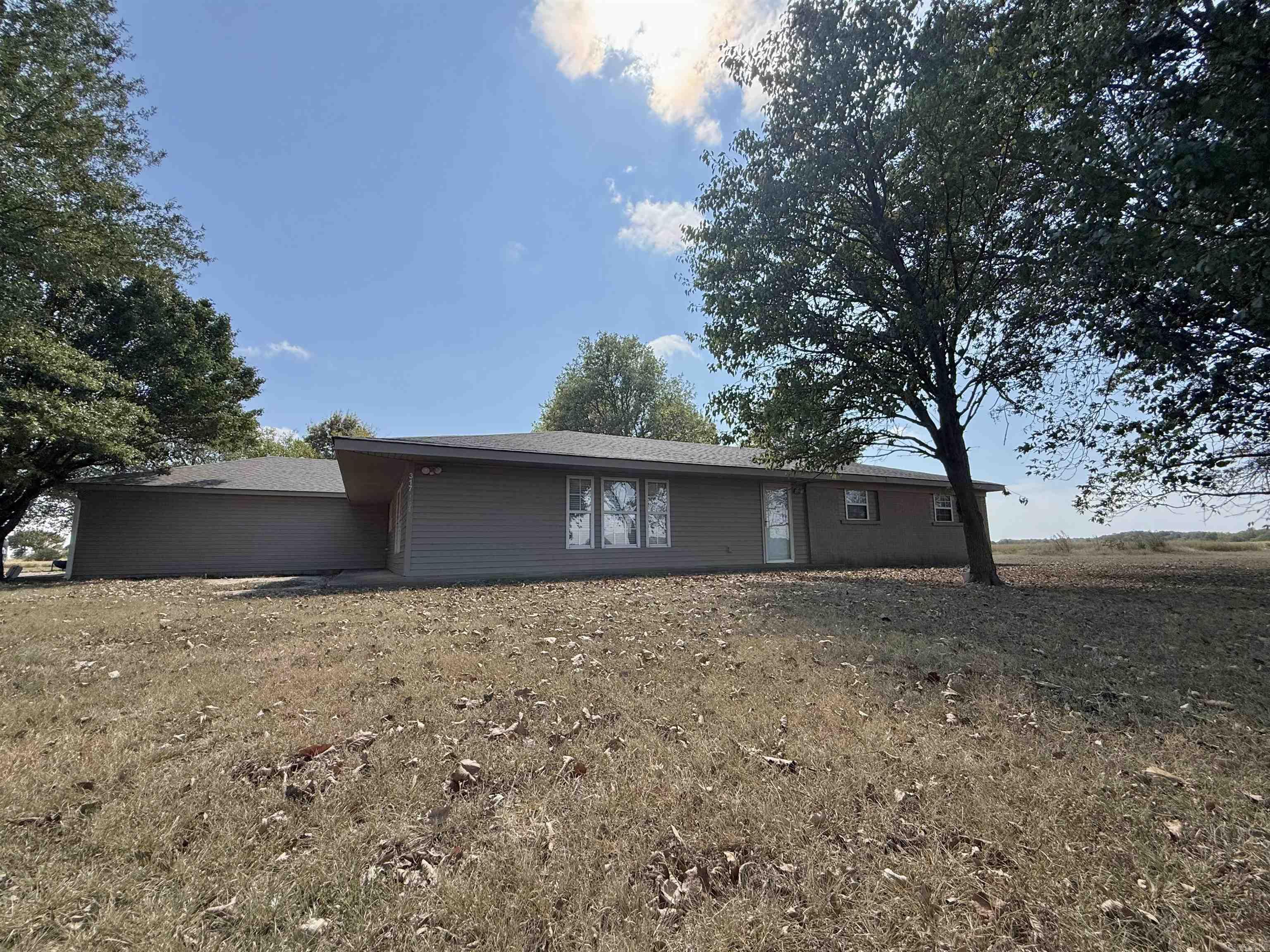 317 County road 104  Hickory Ridge, AR