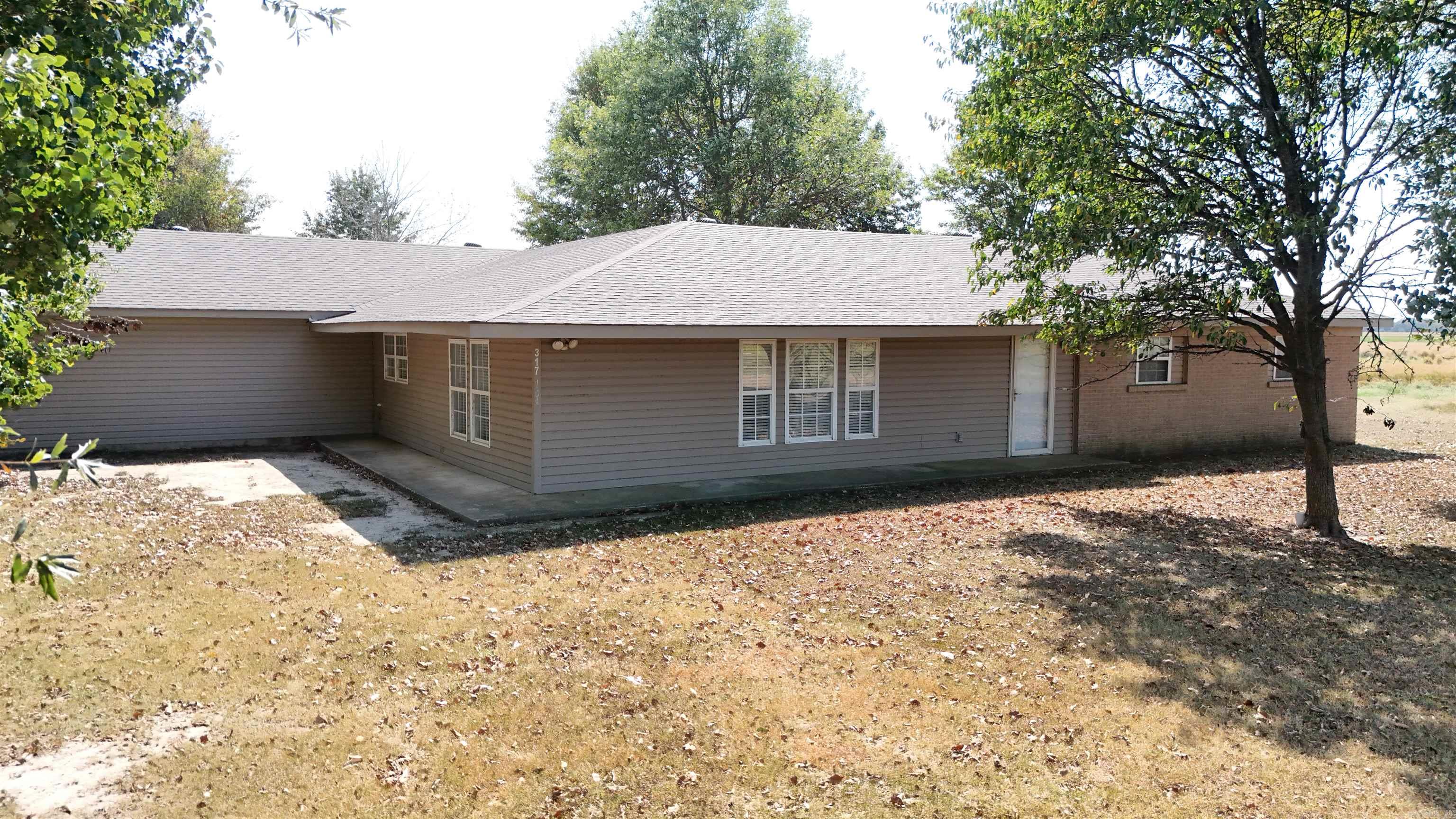 317 County road 104  Hickory Ridge, AR