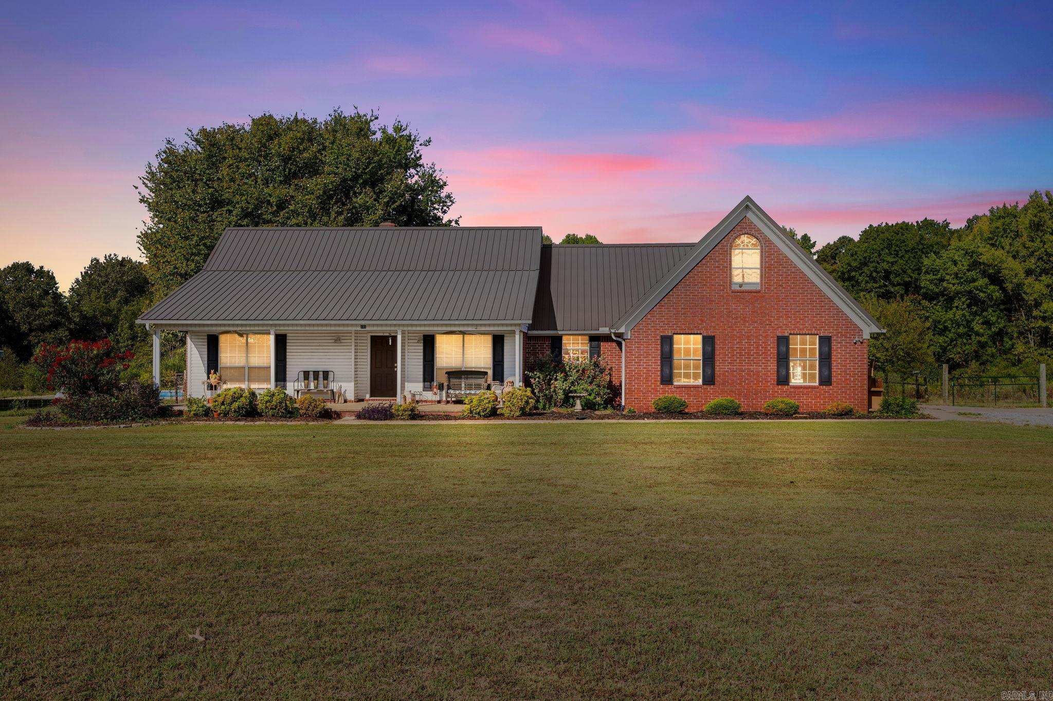 141 Pony Tail Lane — exterior