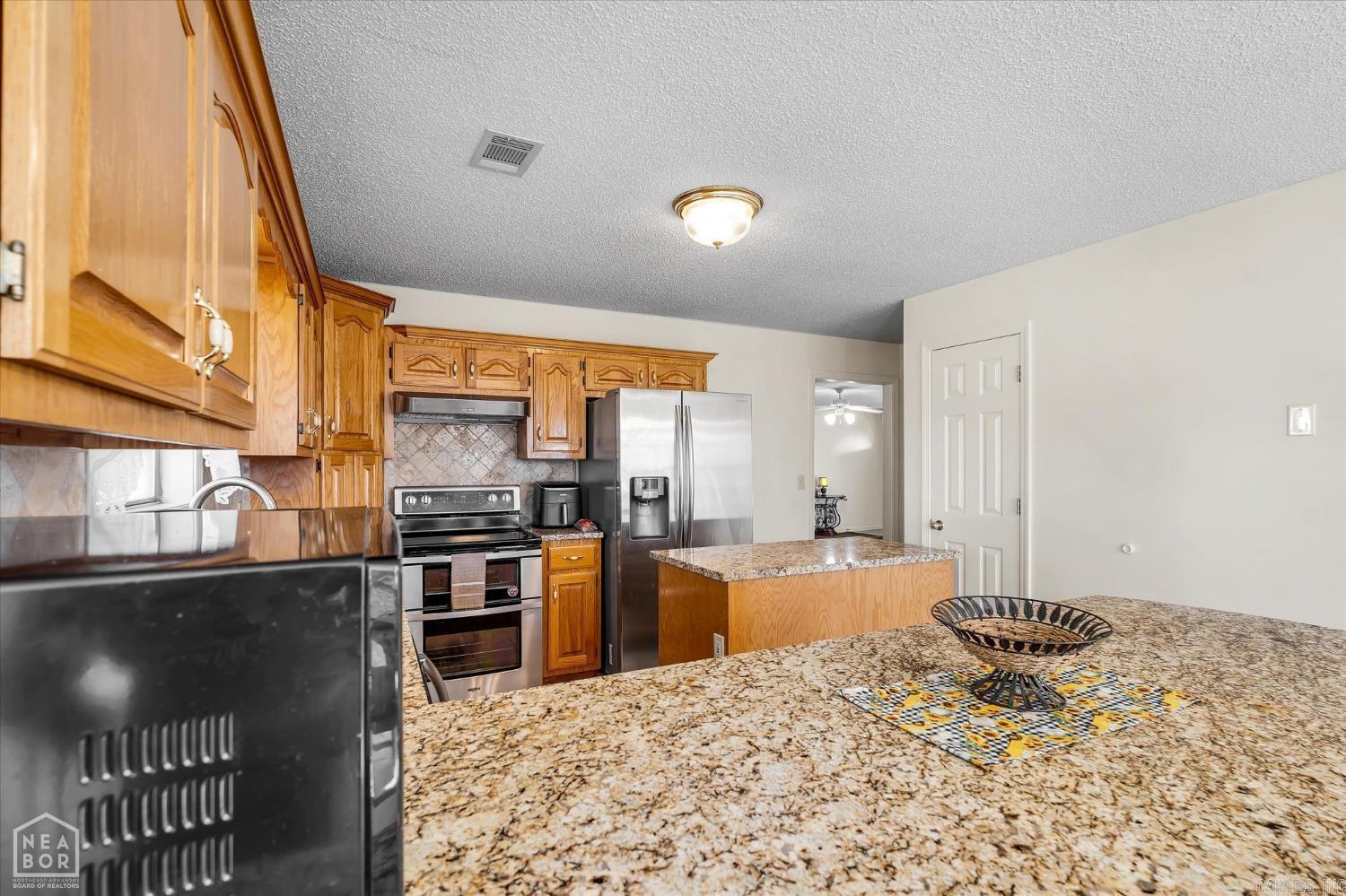 123 Dennis  Lake City, AR