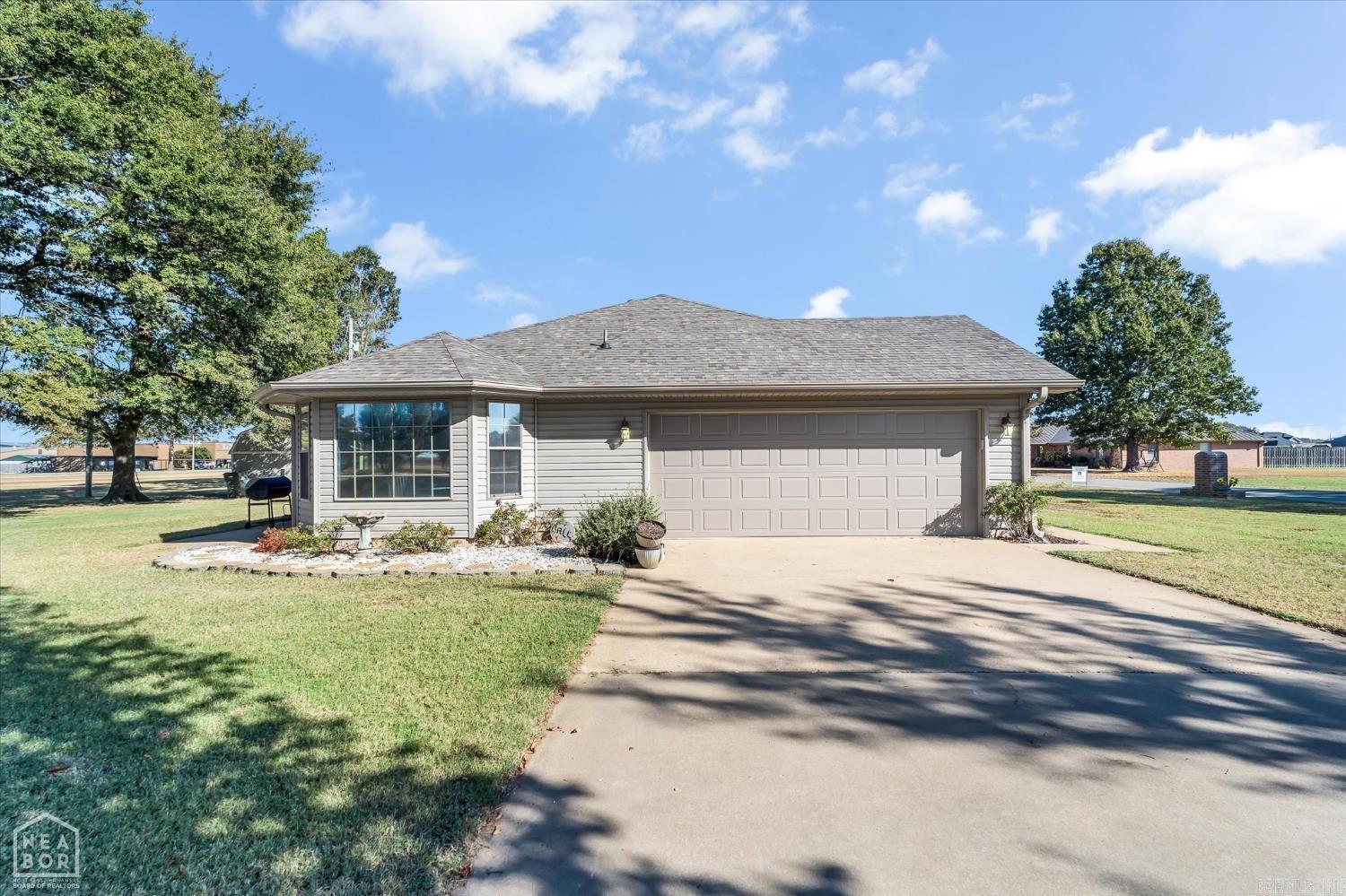 123 Dennis  Lake City, AR